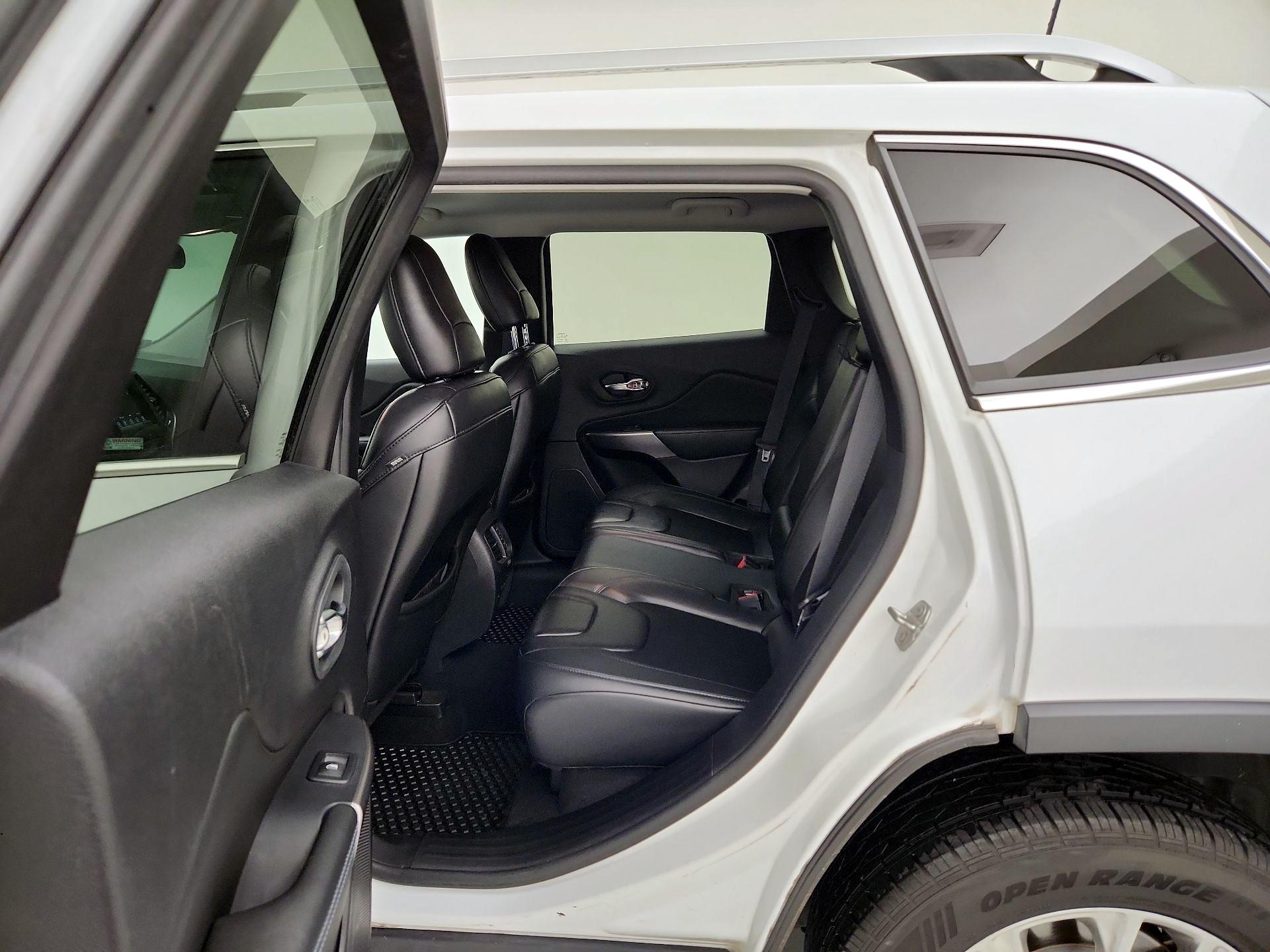 Thumbnail: 2020 Jeep Cherokee - 19