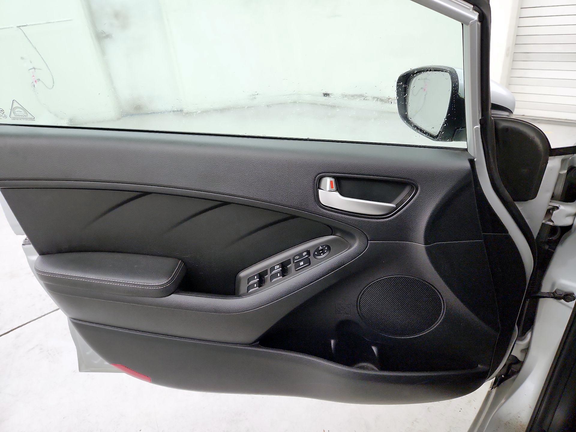 Thumbnail: 2018 Kia Forte - 12