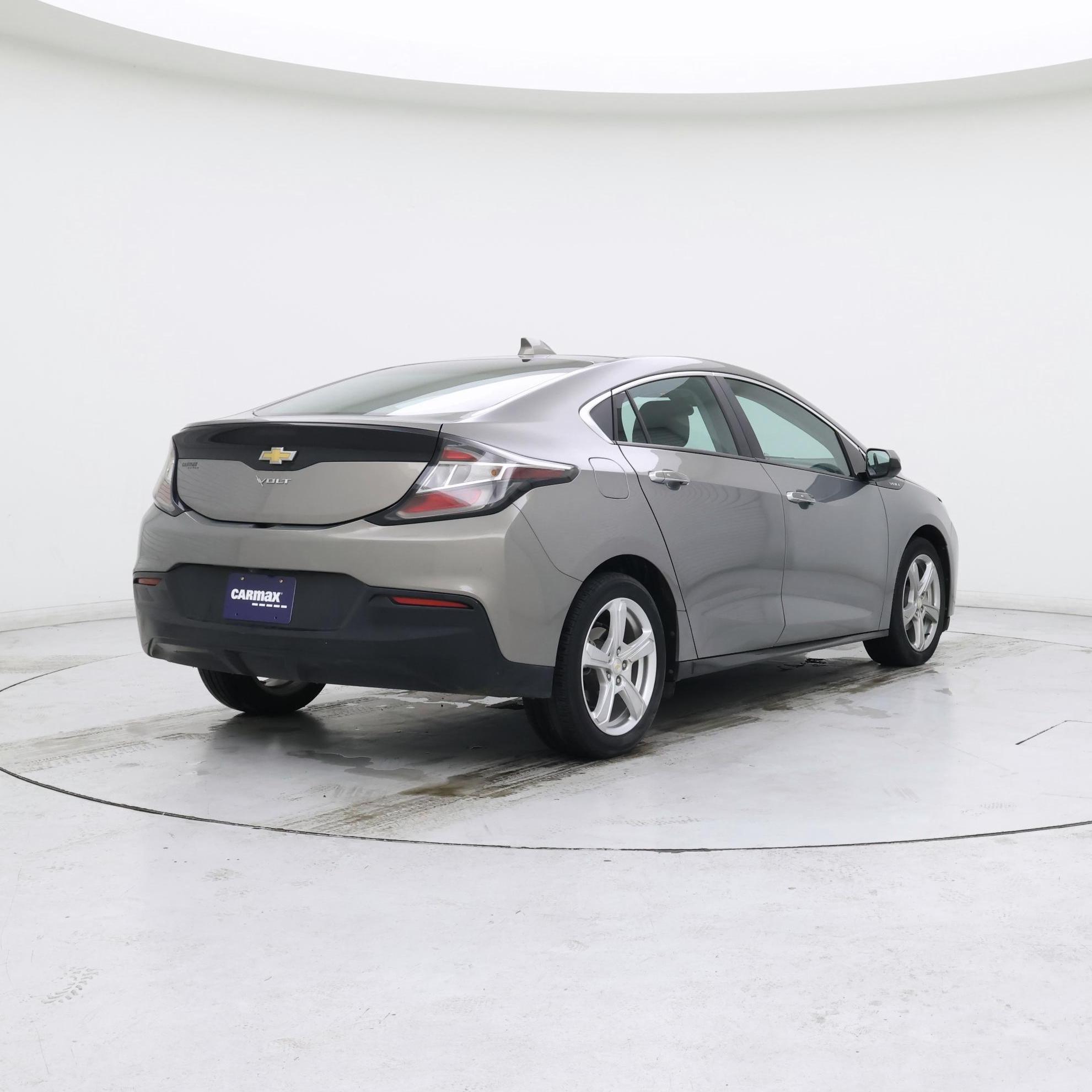 Thumbnail: 2017 Chevrolet Volt - 8