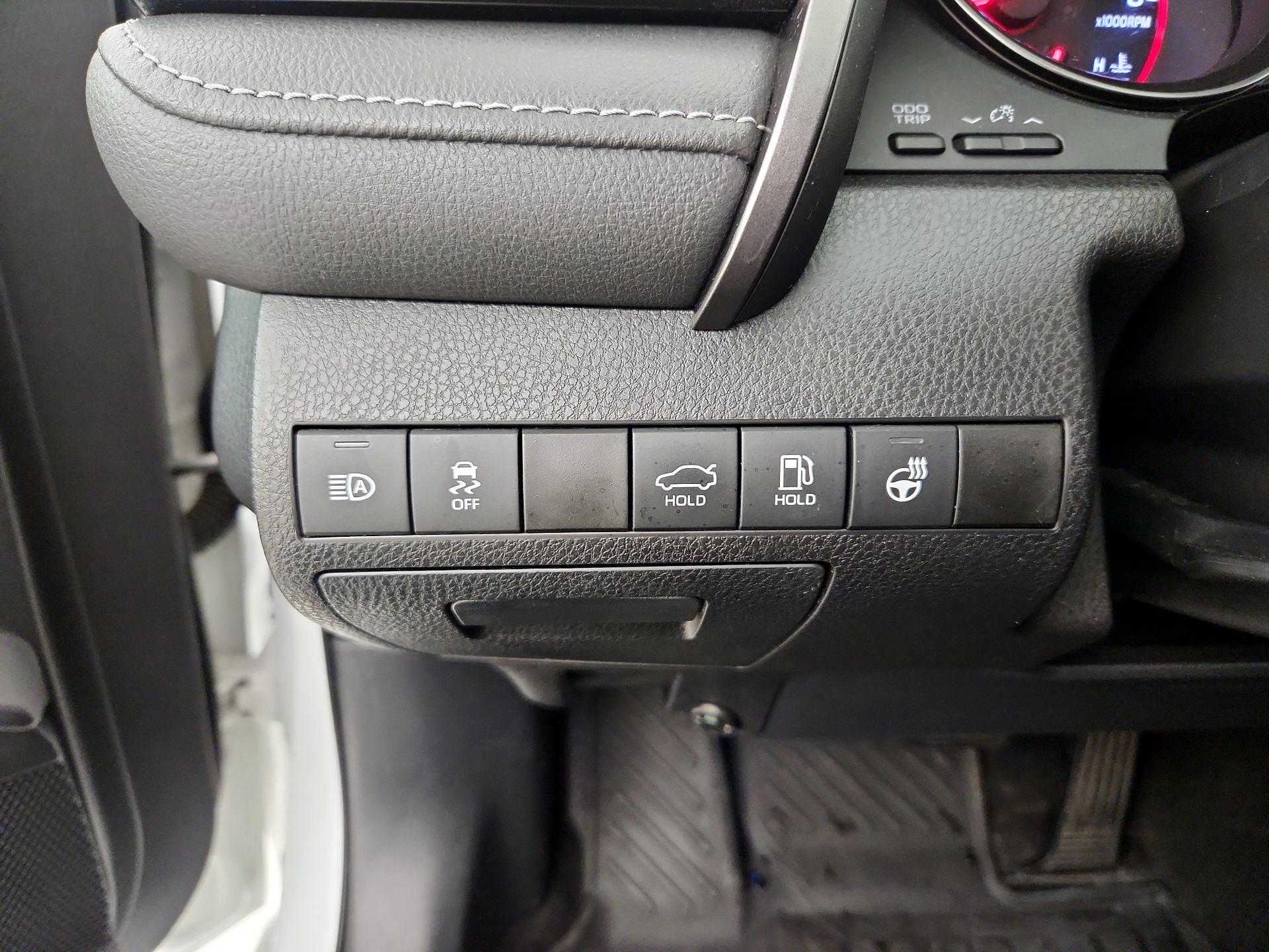 Thumbnail: 2021 Toyota Camry - 13