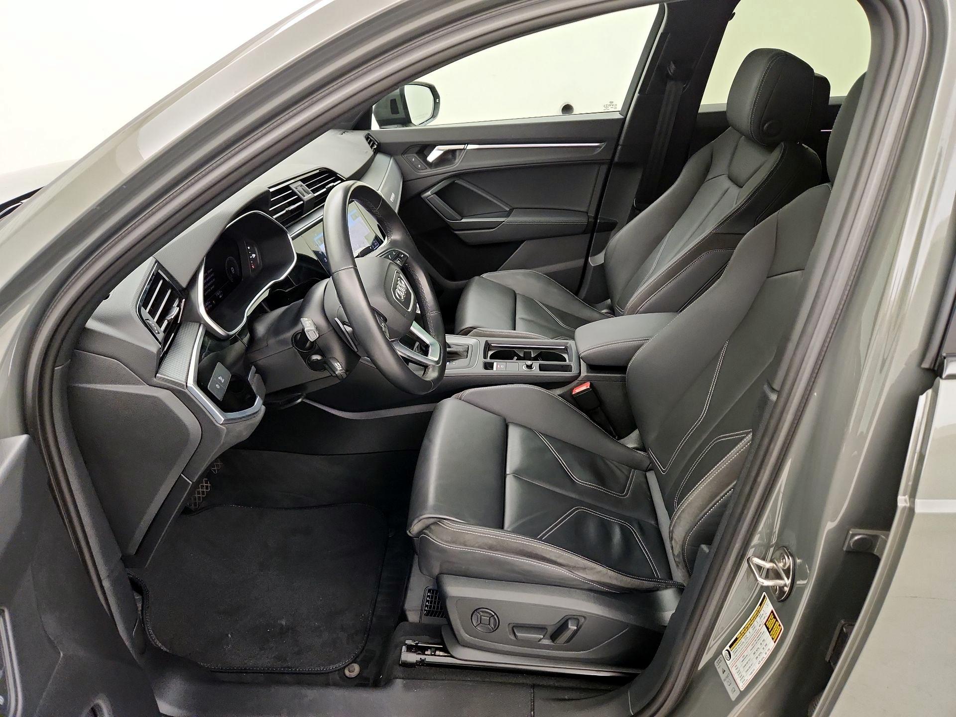 Thumbnail: 2022 Audi Q3 - 11