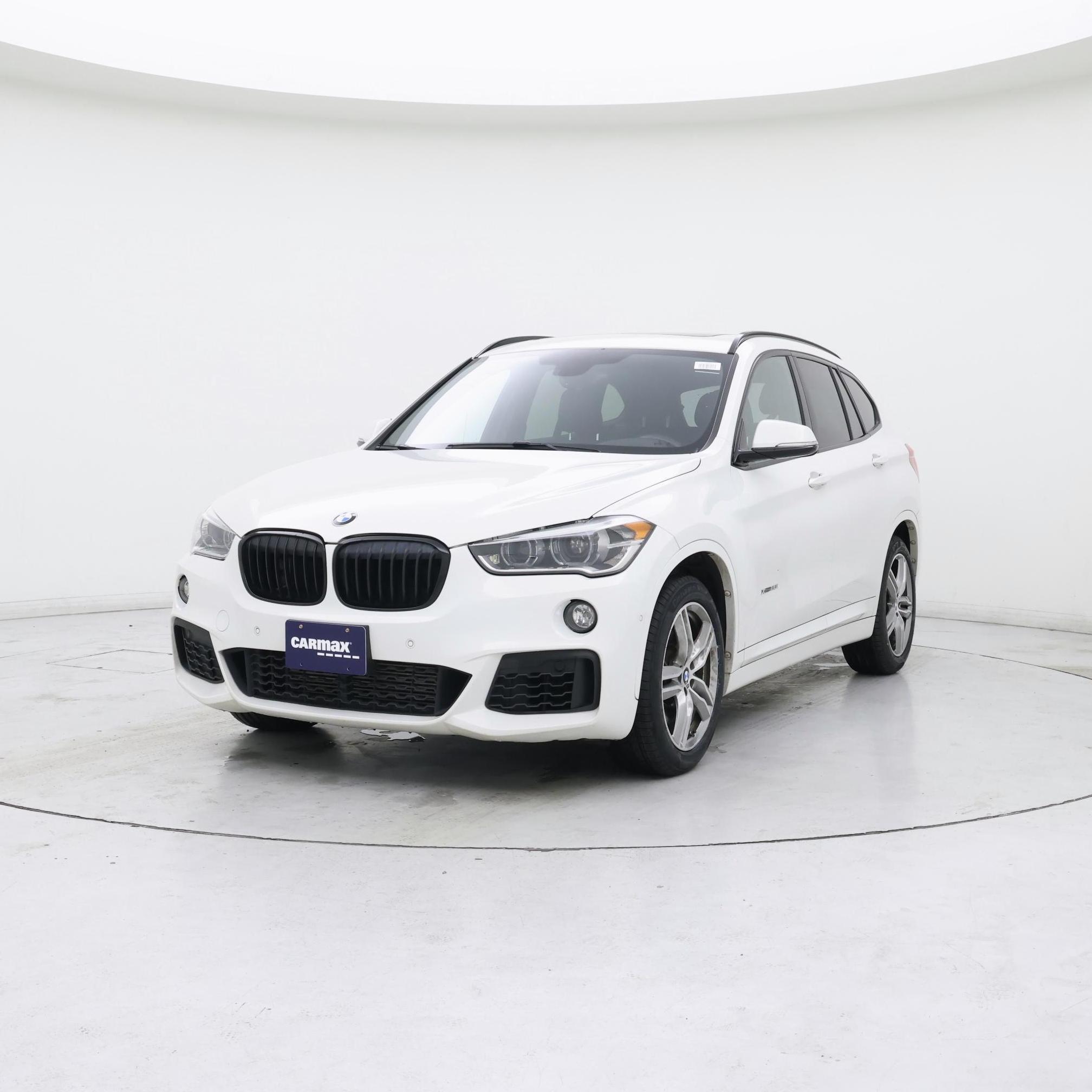 Thumbnail: 2017 BMW X1 - 4