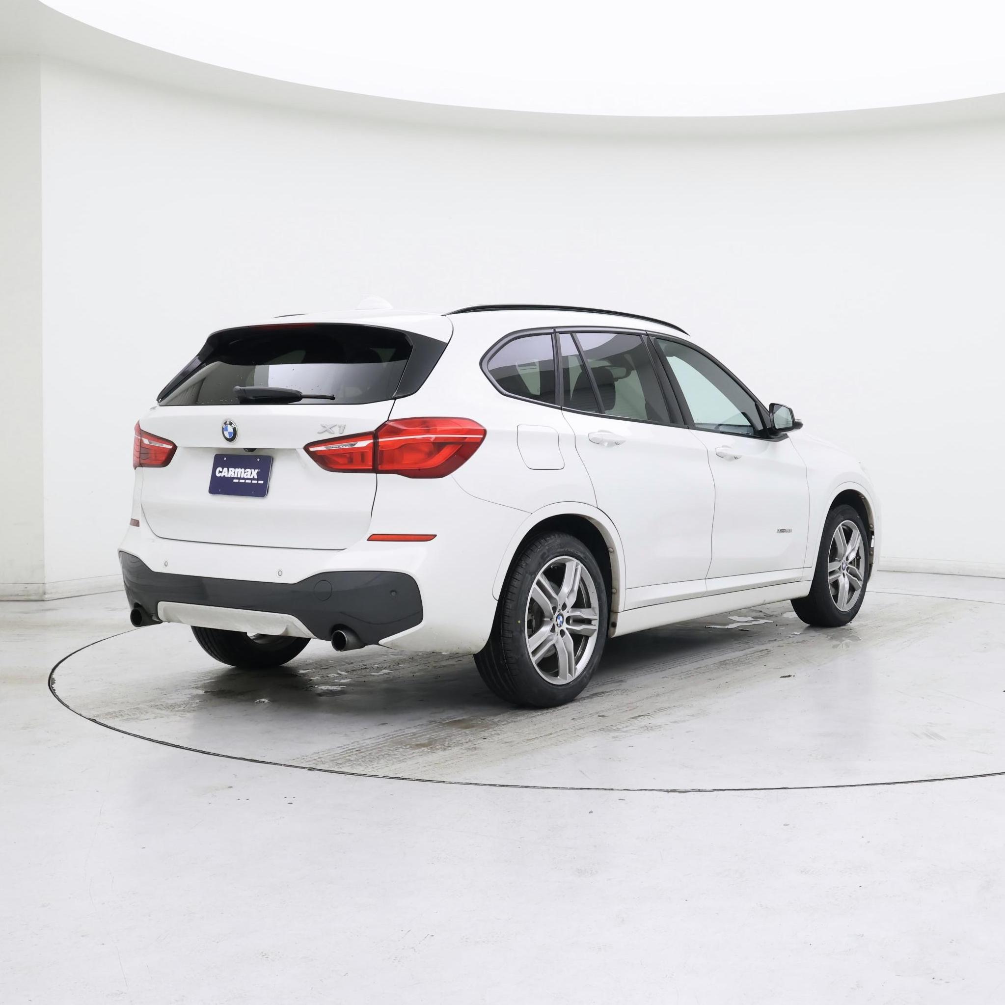 Thumbnail: 2017 BMW X1 - 8