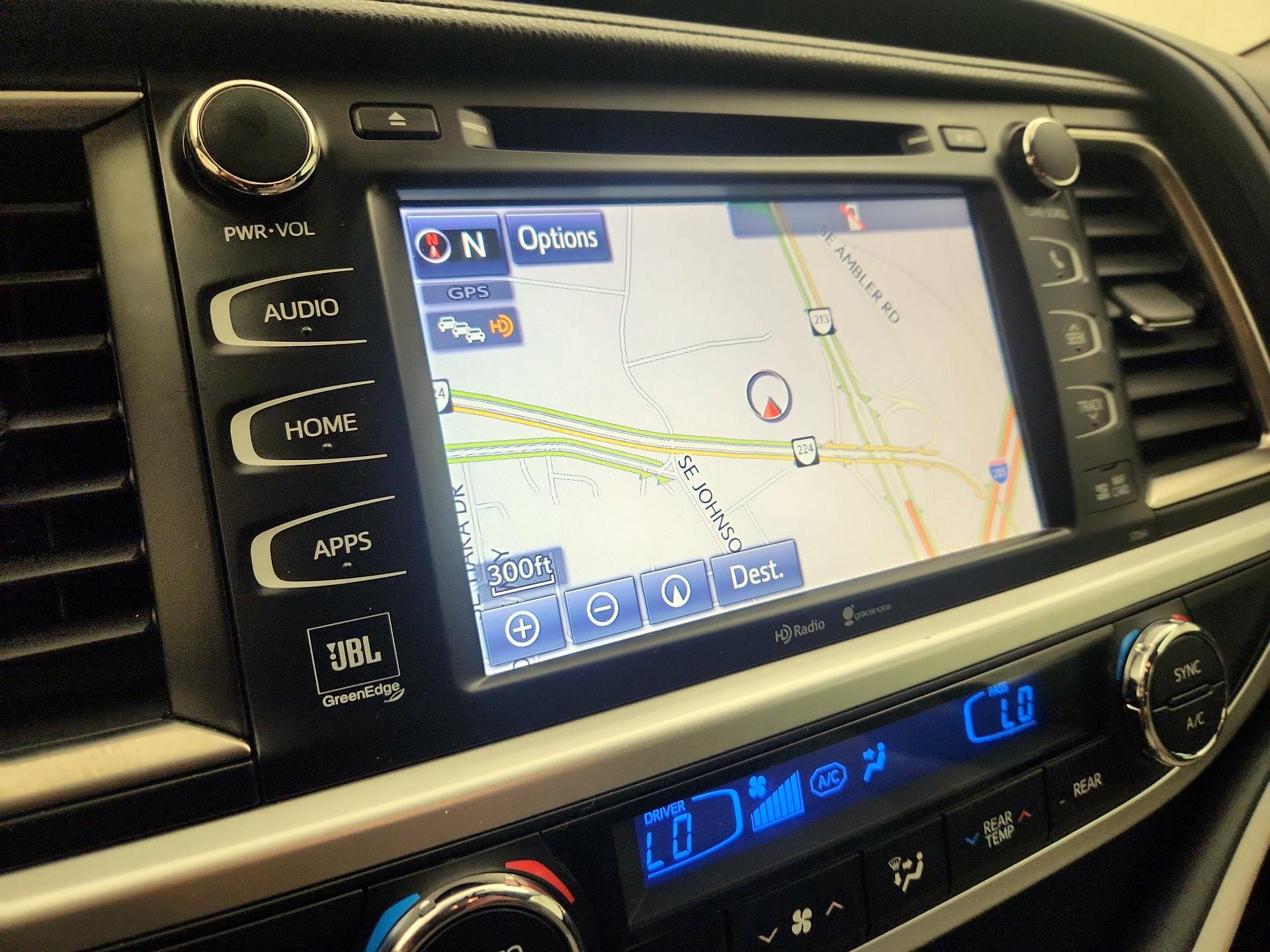 Thumbnail: 2015 Toyota Highlander - 14