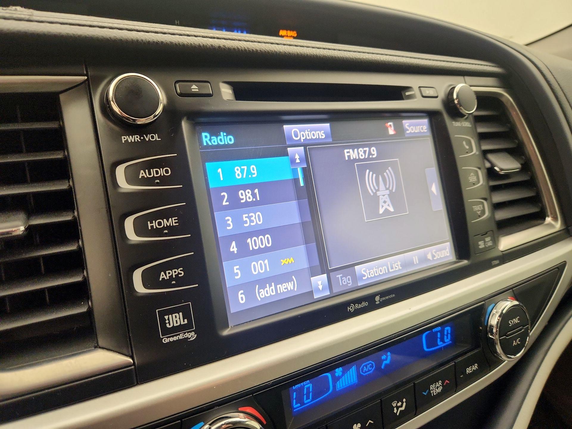 Thumbnail: 2015 Toyota Highlander - 16