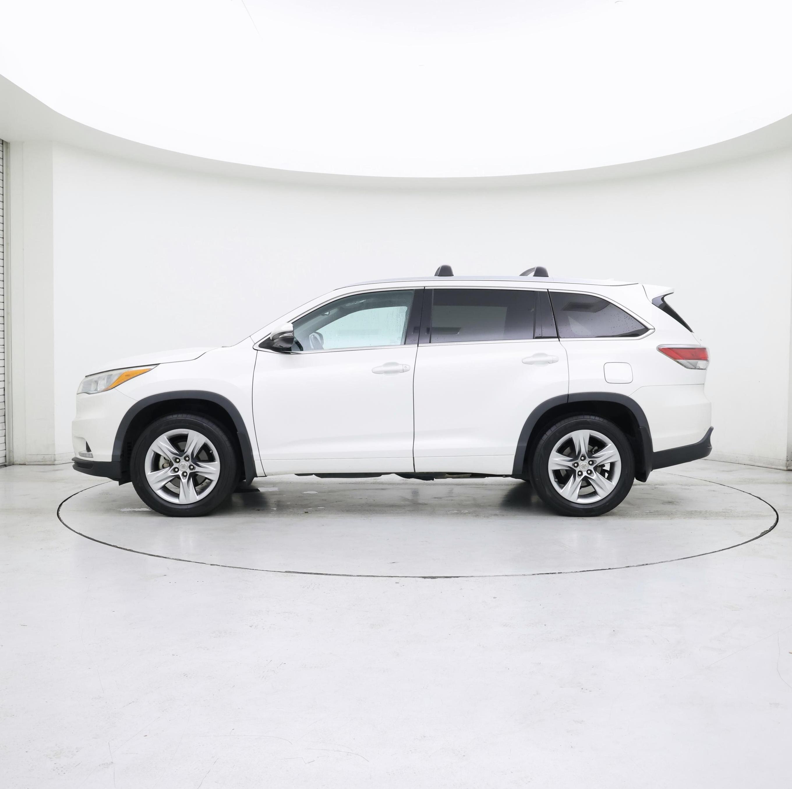 Thumbnail: 2015 Toyota Highlander - 3