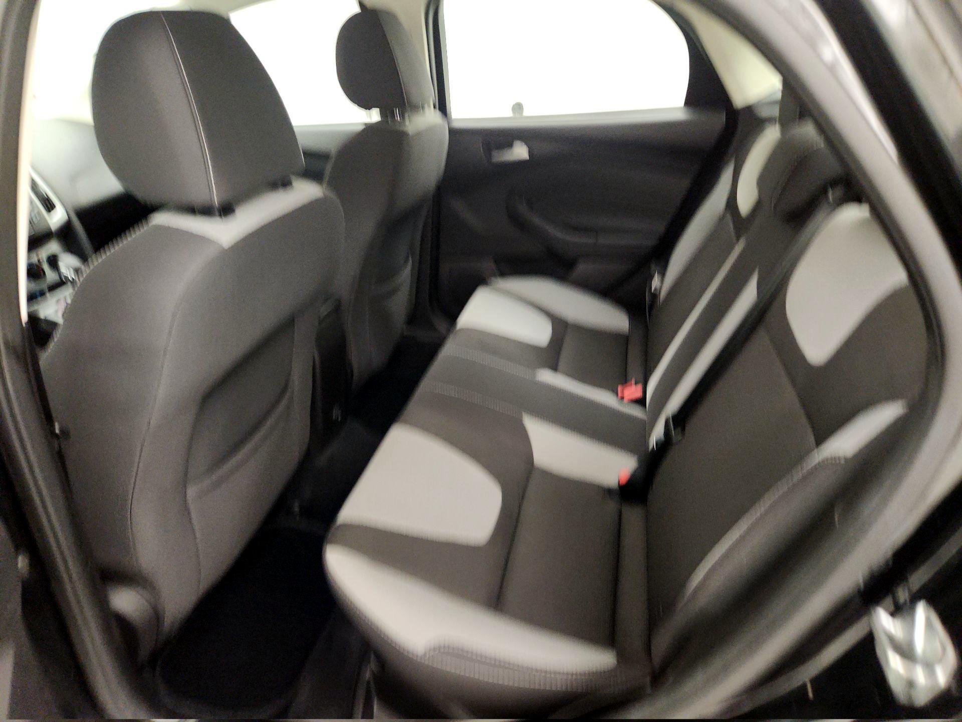 Thumbnail: 2014 Ford Focus - 18