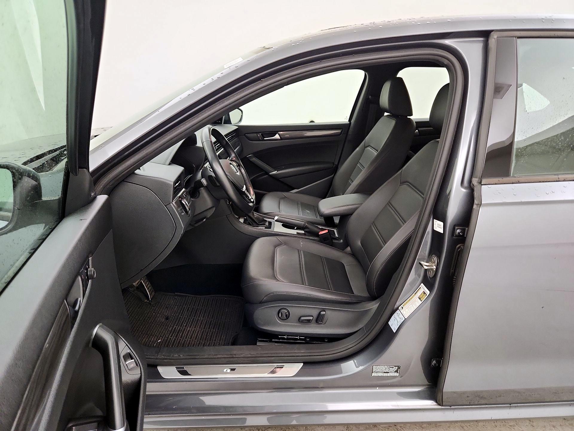 Thumbnail: 2022 Volkswagen Passat - 11