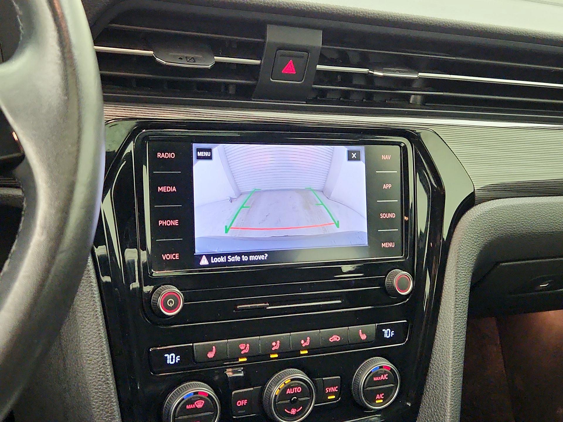 Thumbnail: 2022 Volkswagen Passat - 15