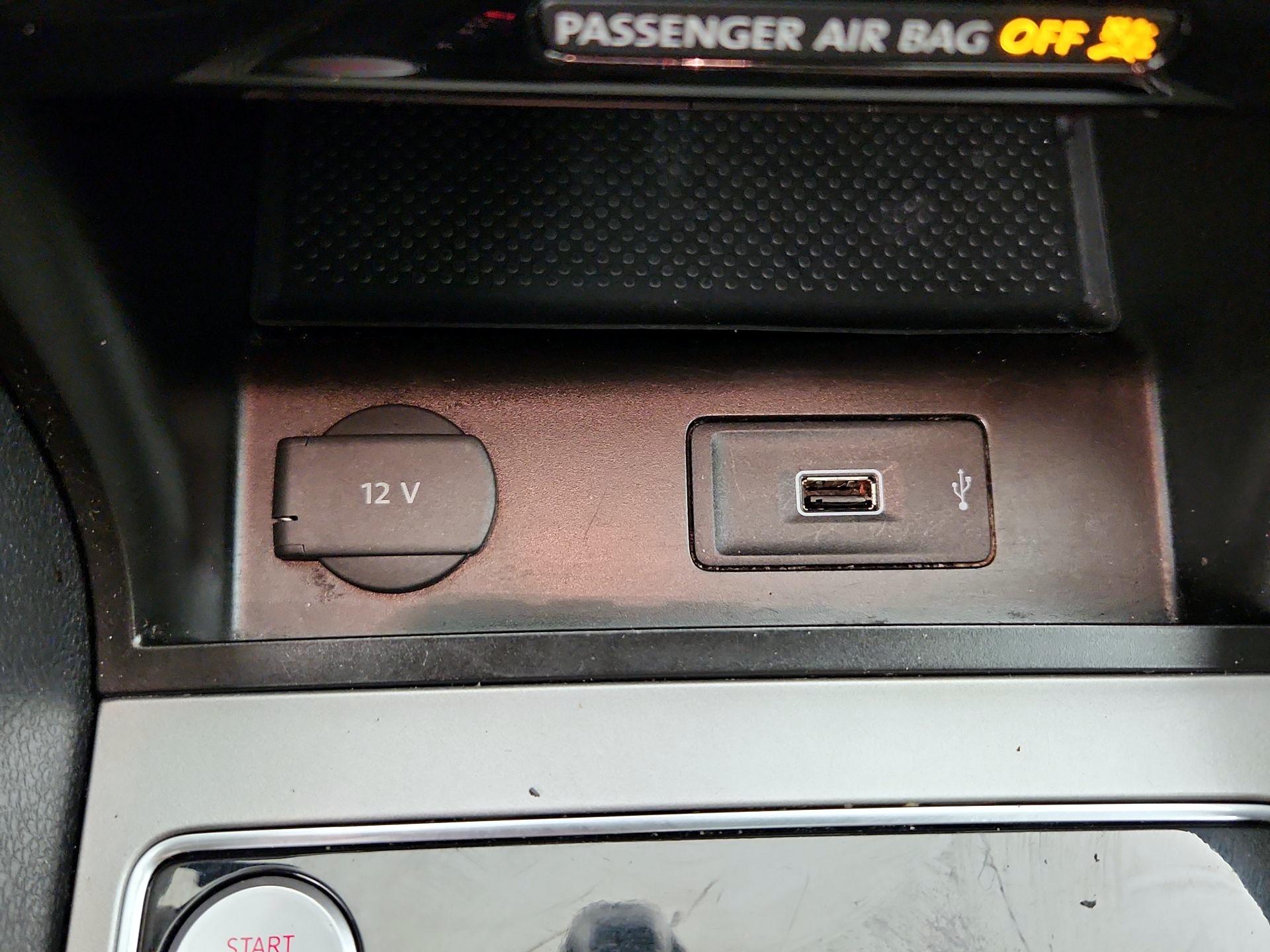 Thumbnail: 2022 Volkswagen Passat - 19