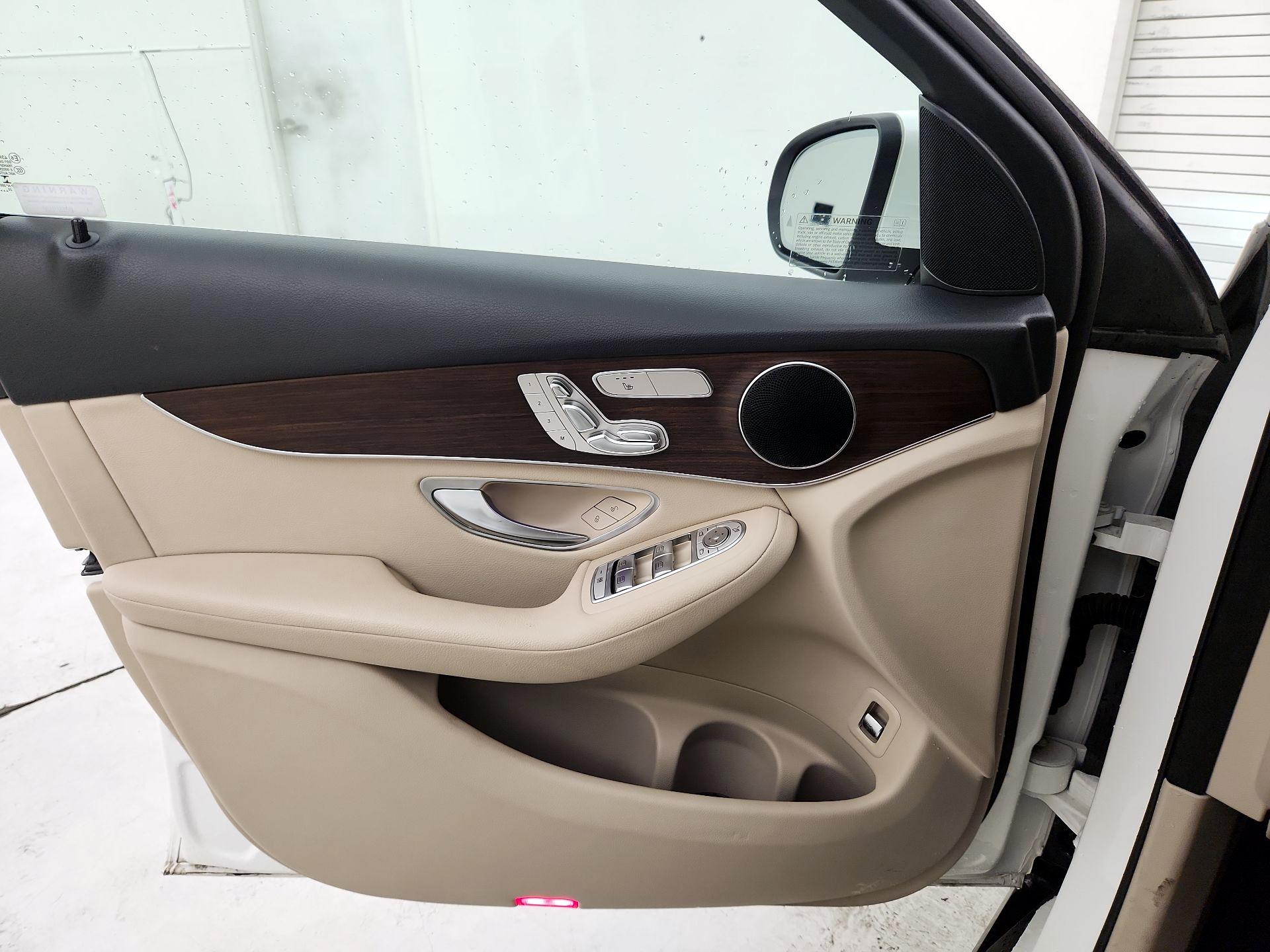 Thumbnail: 2021 Mercedes-Benz GLC - 12