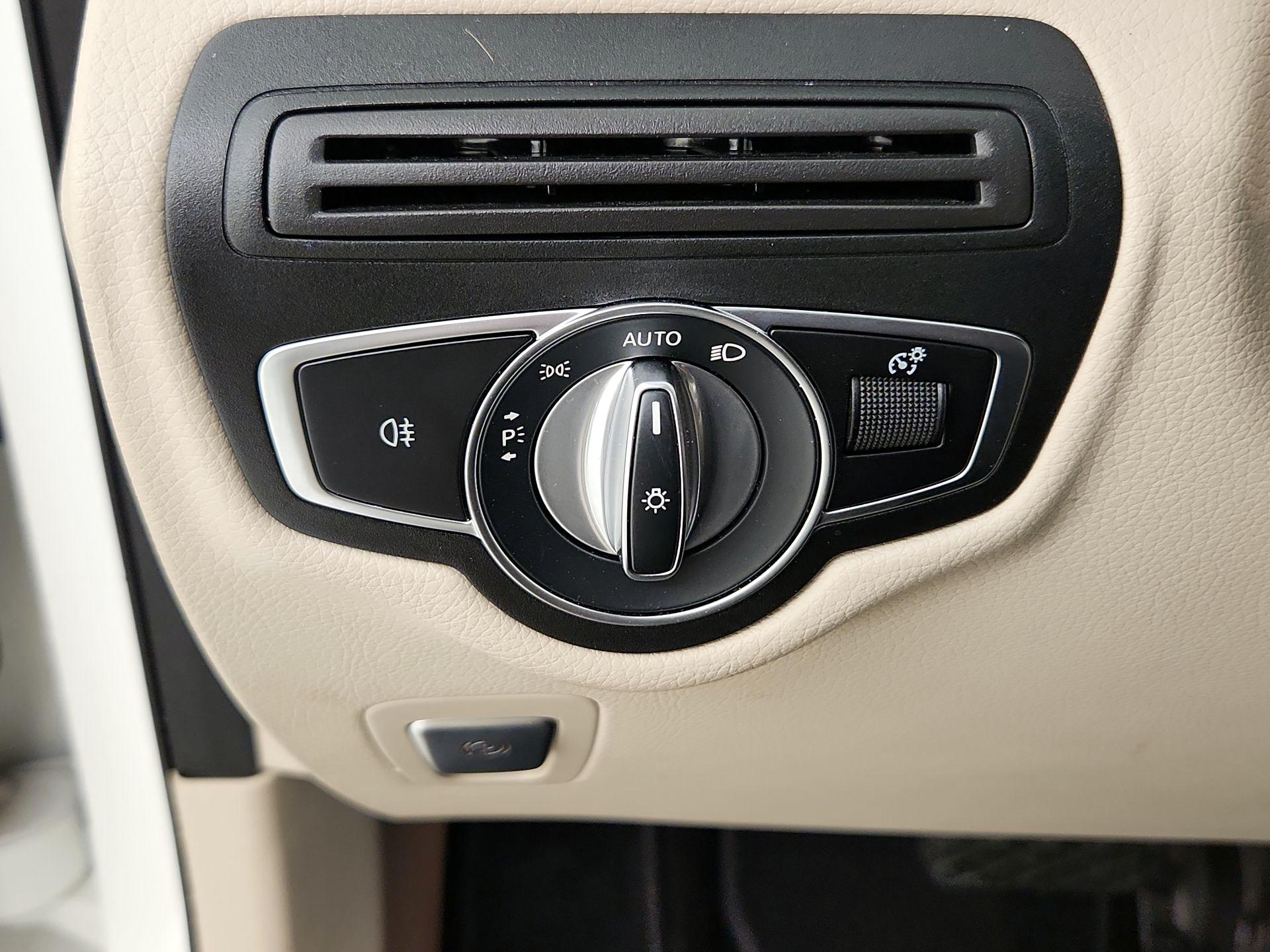 Thumbnail: 2021 Mercedes-Benz GLC - 13