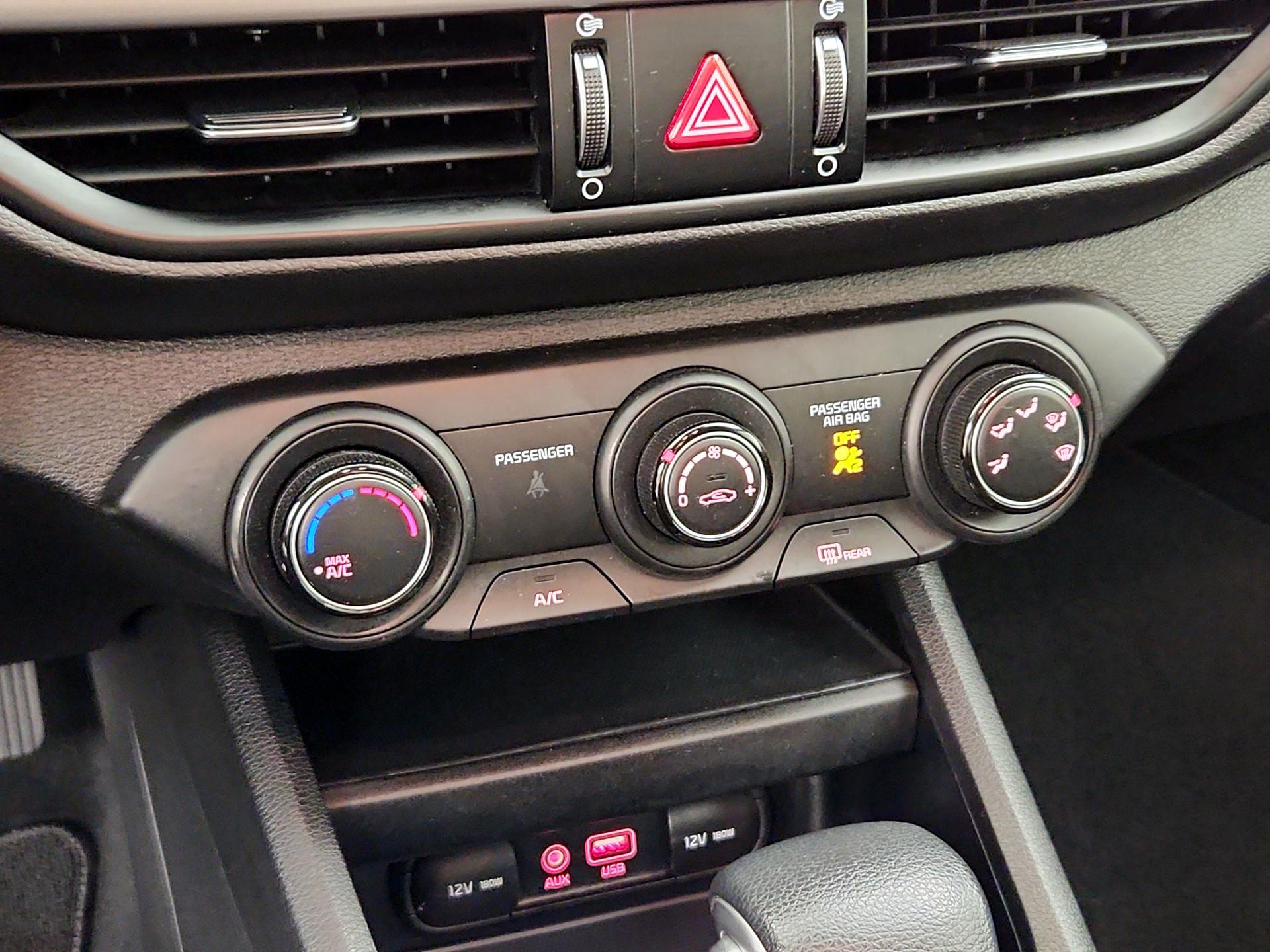 Thumbnail: 2021 Kia Forte - 16