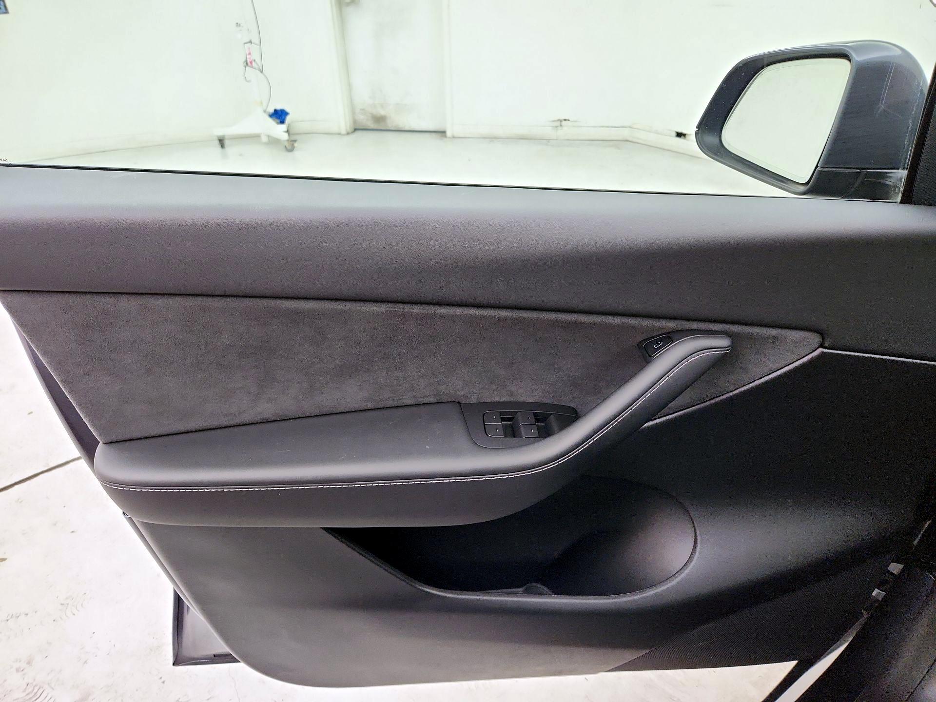 Thumbnail: 2022 Tesla Model Y - 12