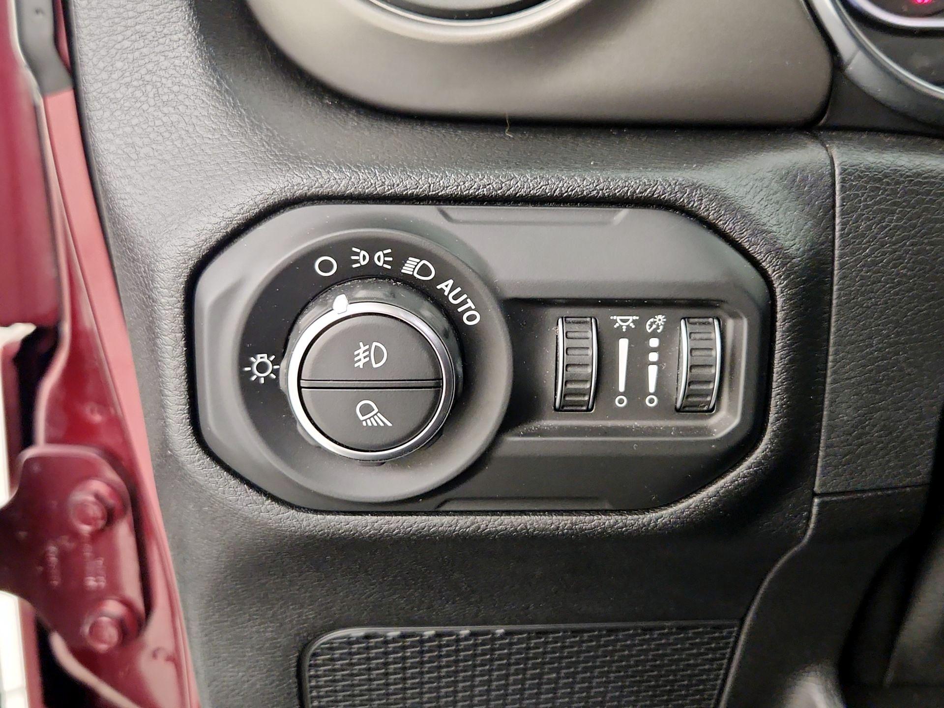 Thumbnail: 2021 Jeep Gladiator - 13