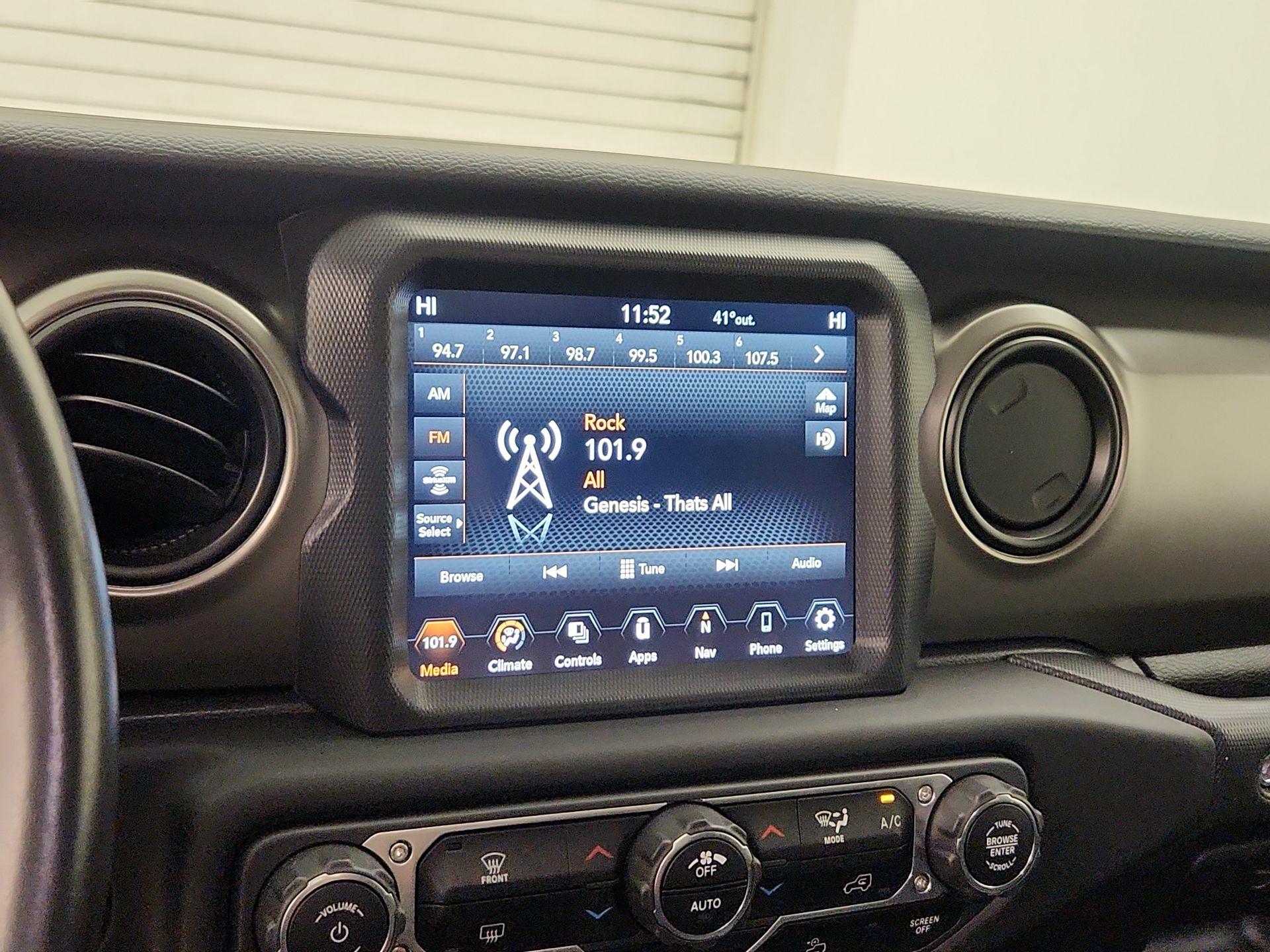 Thumbnail: 2021 Jeep Gladiator - 16