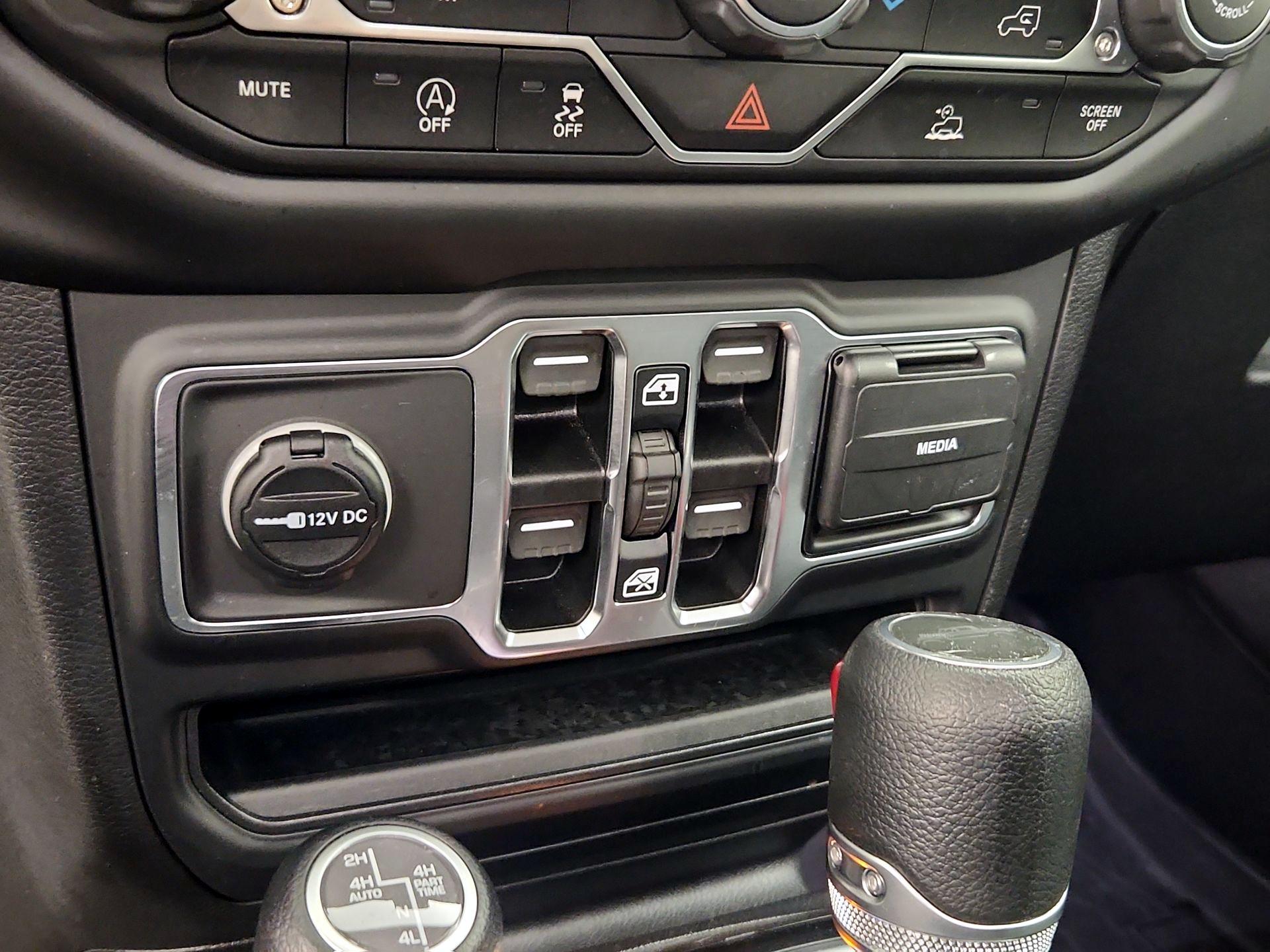 Thumbnail: 2021 Jeep Gladiator - 19