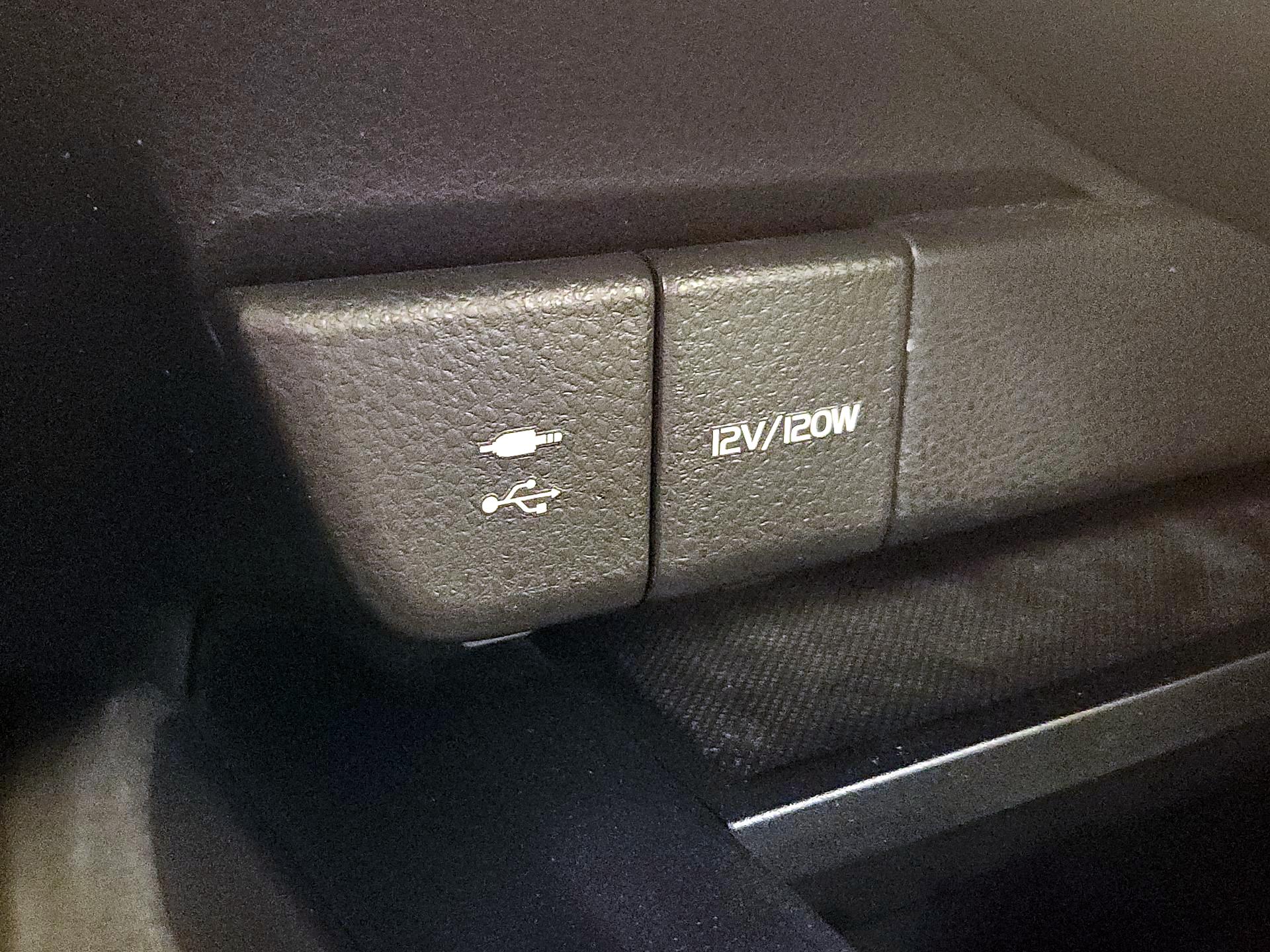 Thumbnail: 2018 Toyota Camry - 18