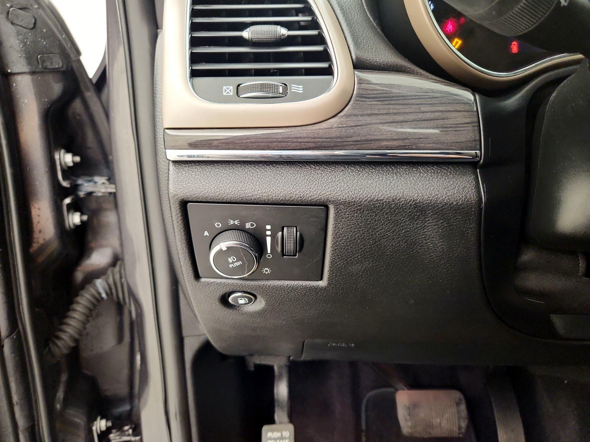 Thumbnail: 2017 Jeep Grand Cherokee - 13