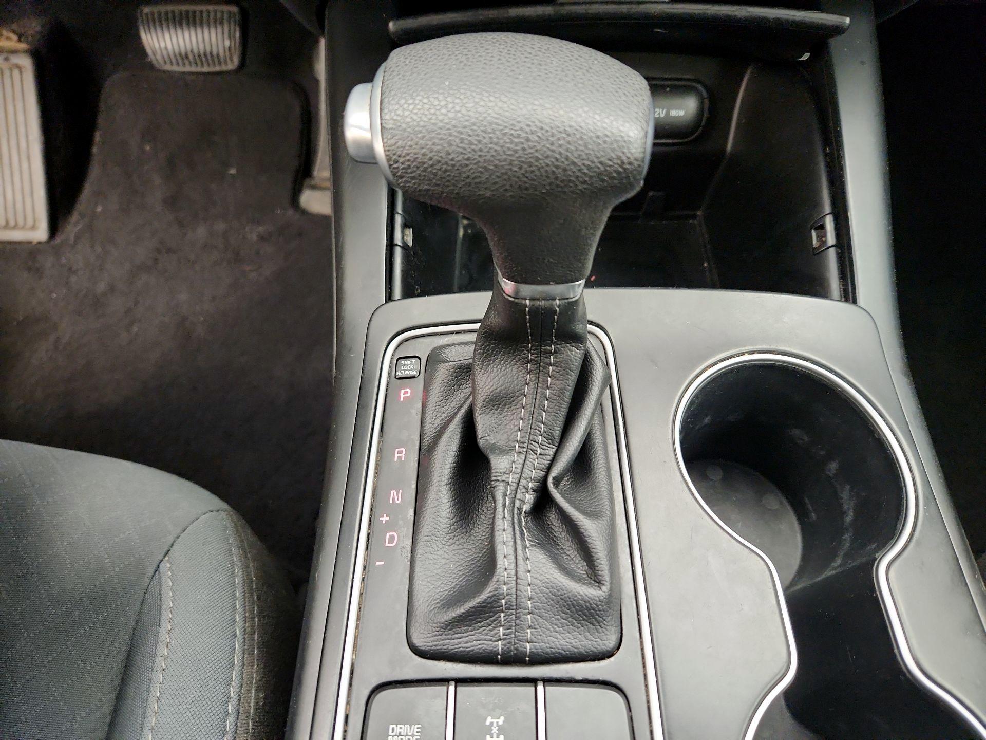 Thumbnail: 2019 Kia Sorento - 17