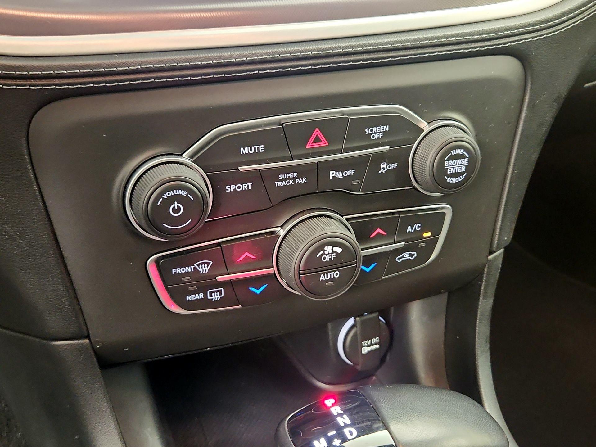 Thumbnail: 2022 Dodge Charger - 16