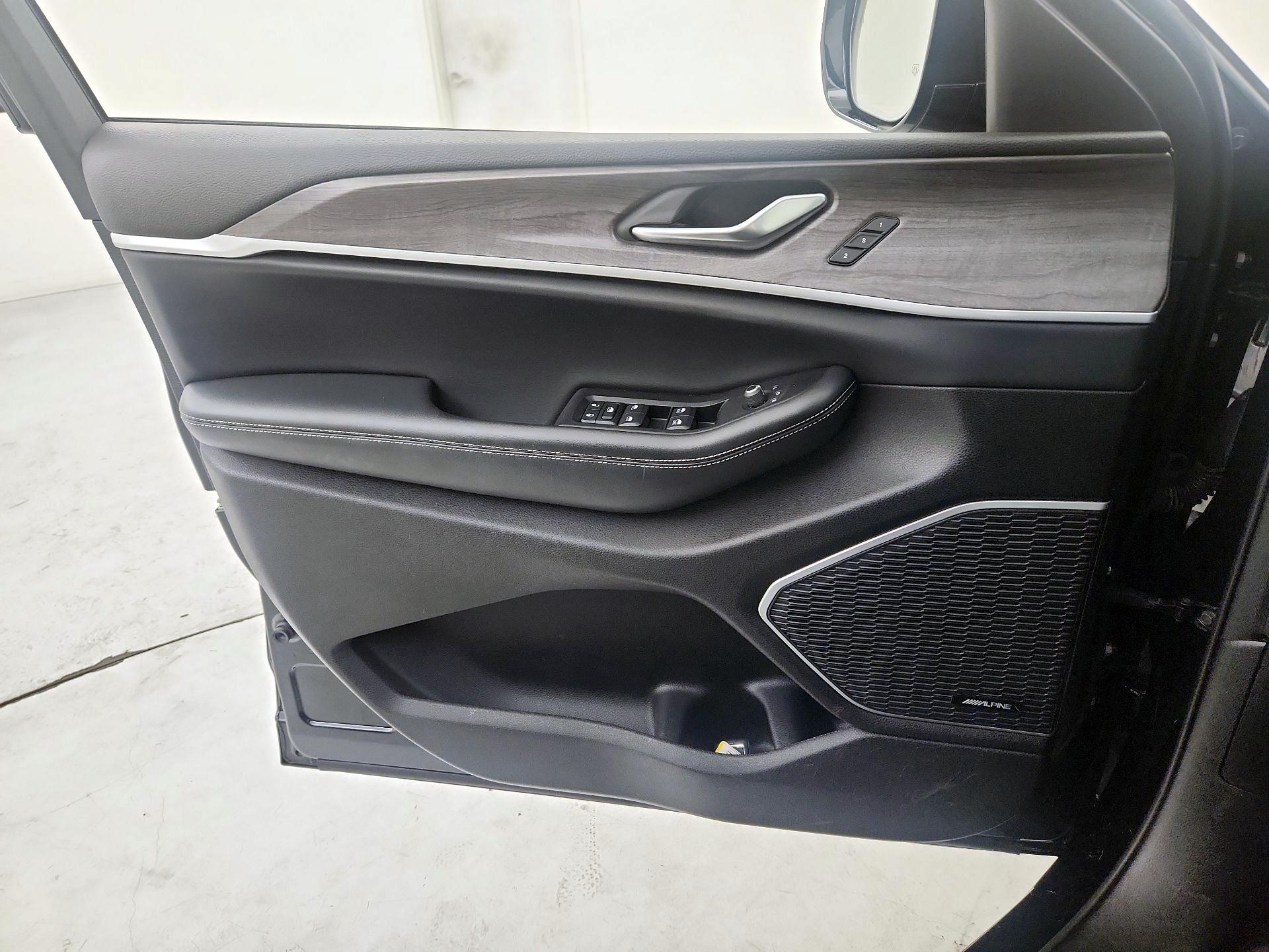 Thumbnail: 2022 Jeep Grand Cherokee L - 12