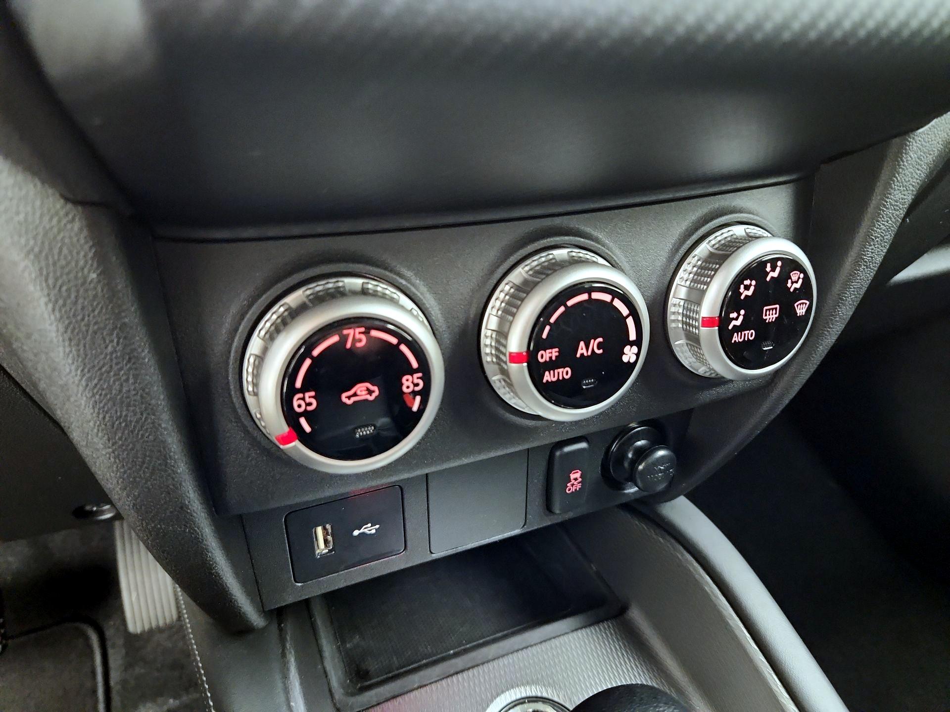 Thumbnail: 2024 Mitsubishi Outlander Sport - 16