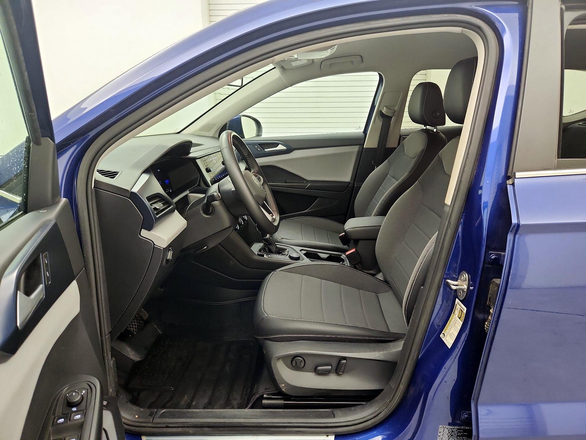 Thumbnail: 2022 Volkswagen Taos - 11