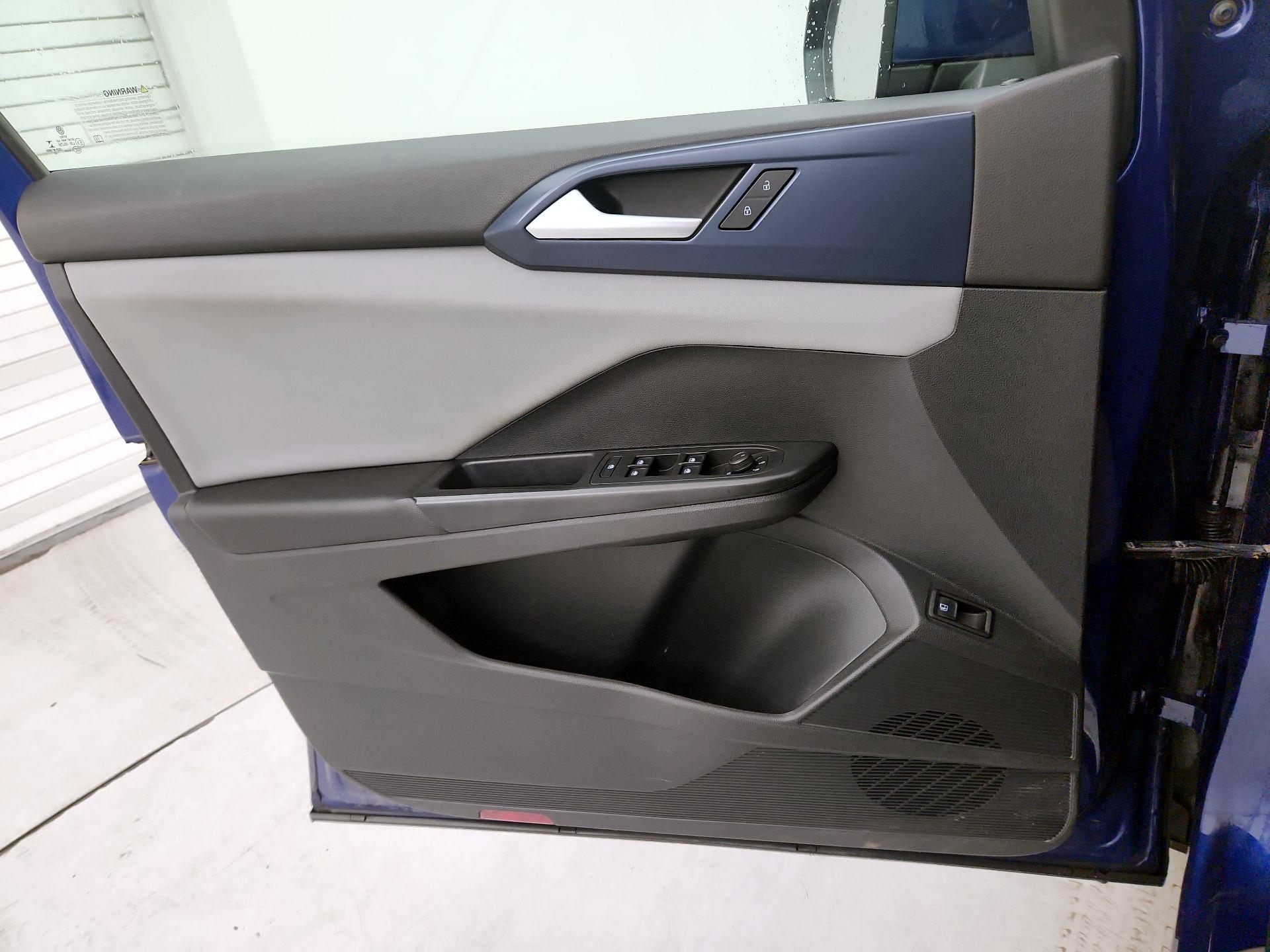 Thumbnail: 2022 Volkswagen Taos - 12