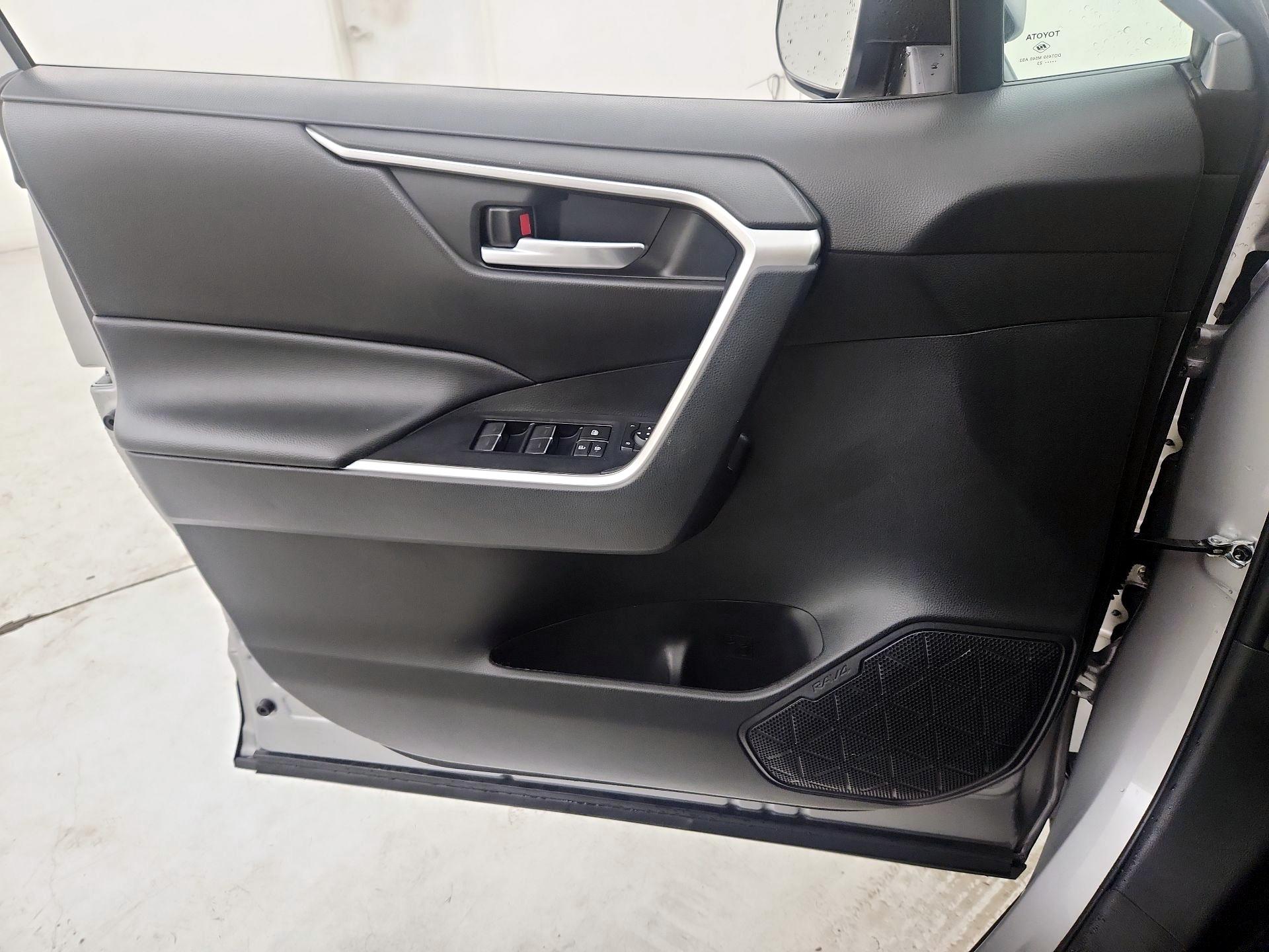 Thumbnail: 2023 Toyota RAV4 - 12