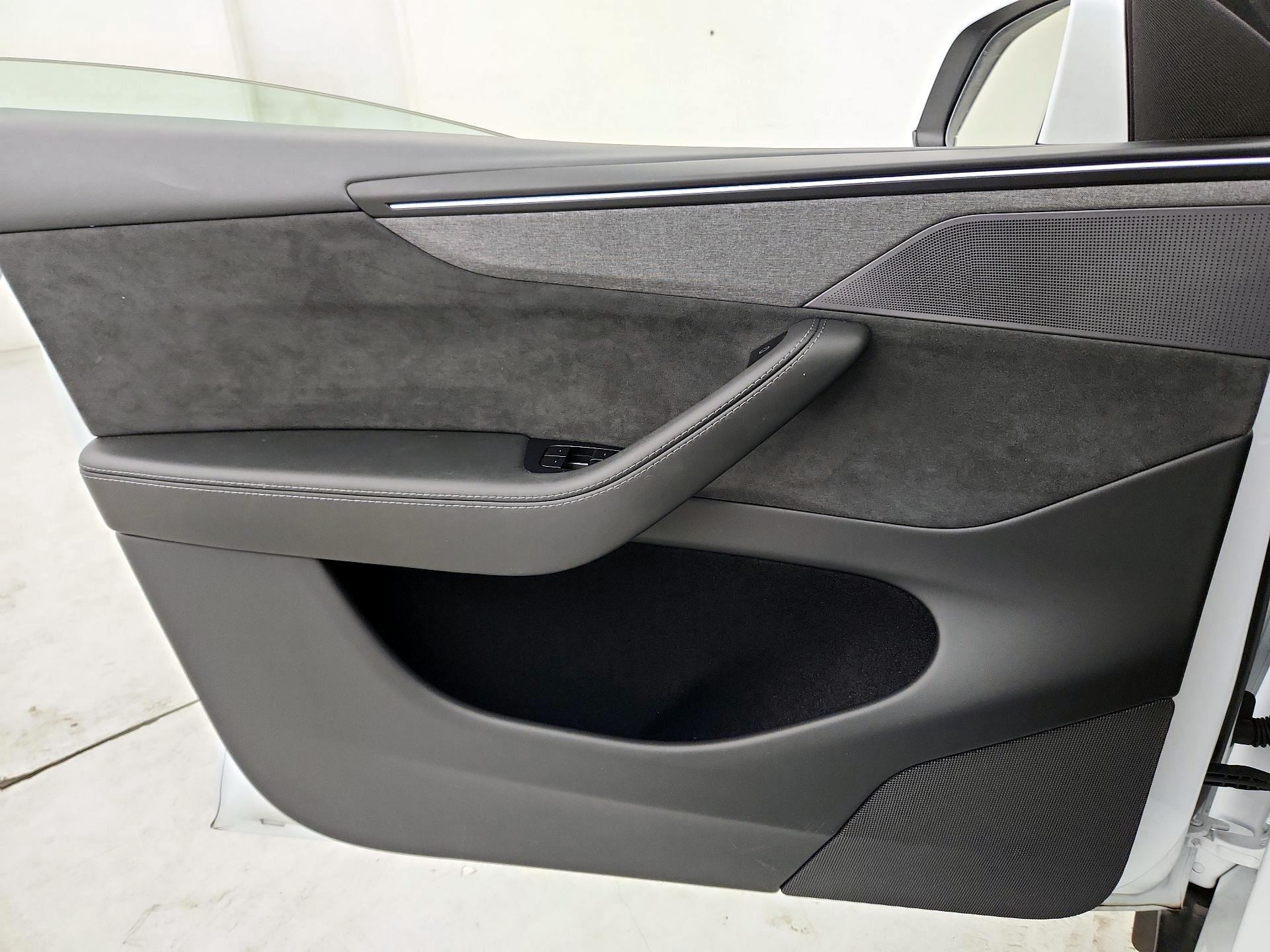 Thumbnail: 2026 Tesla Model Y - 12