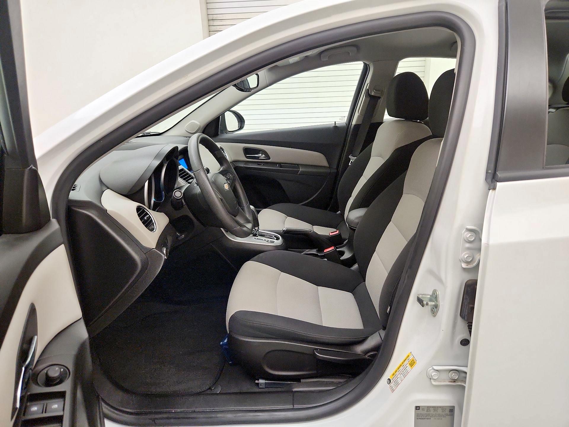 Thumbnail: 2015 Chevrolet Cruze - 11