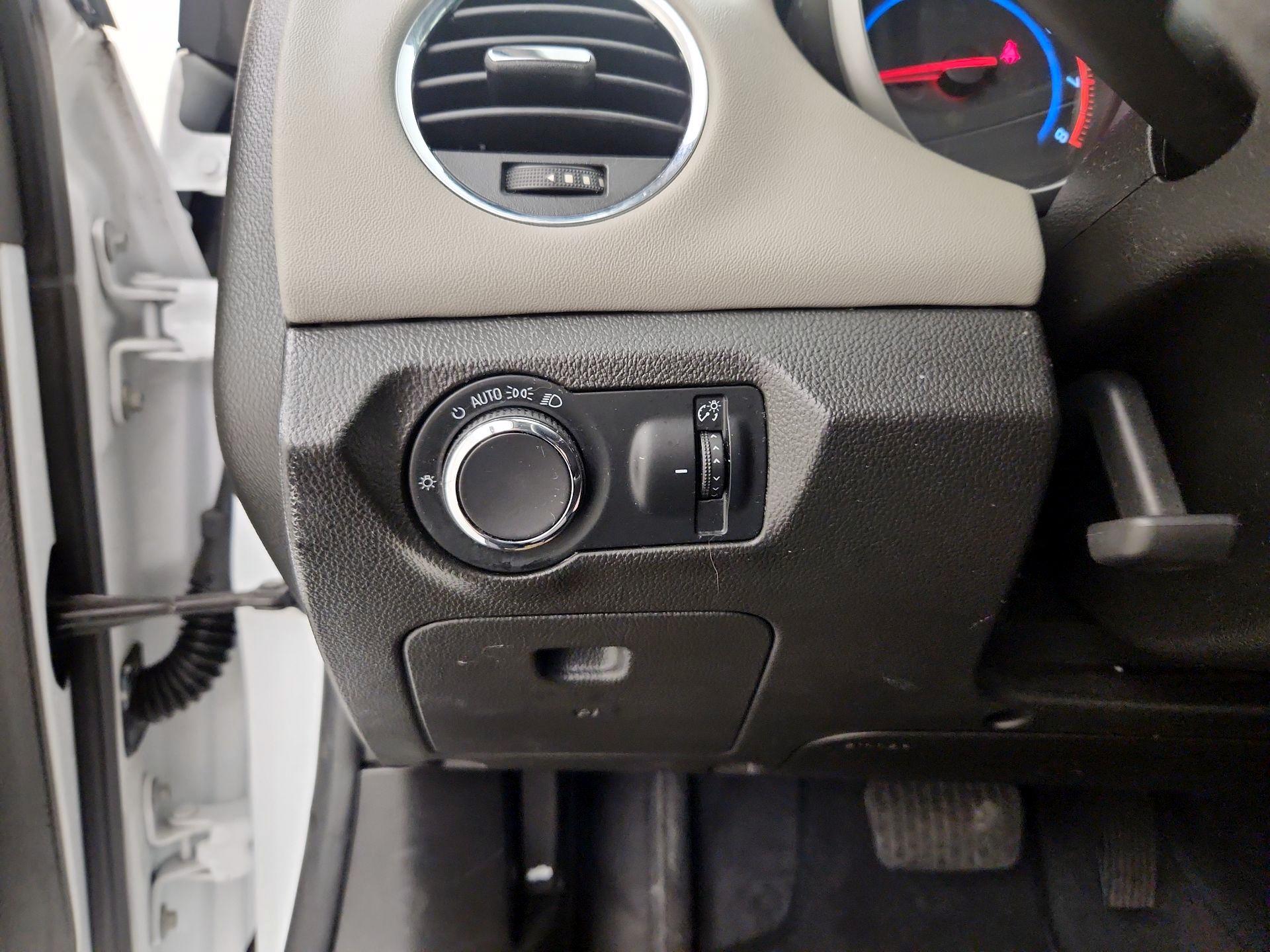 Thumbnail: 2015 Chevrolet Cruze - 13