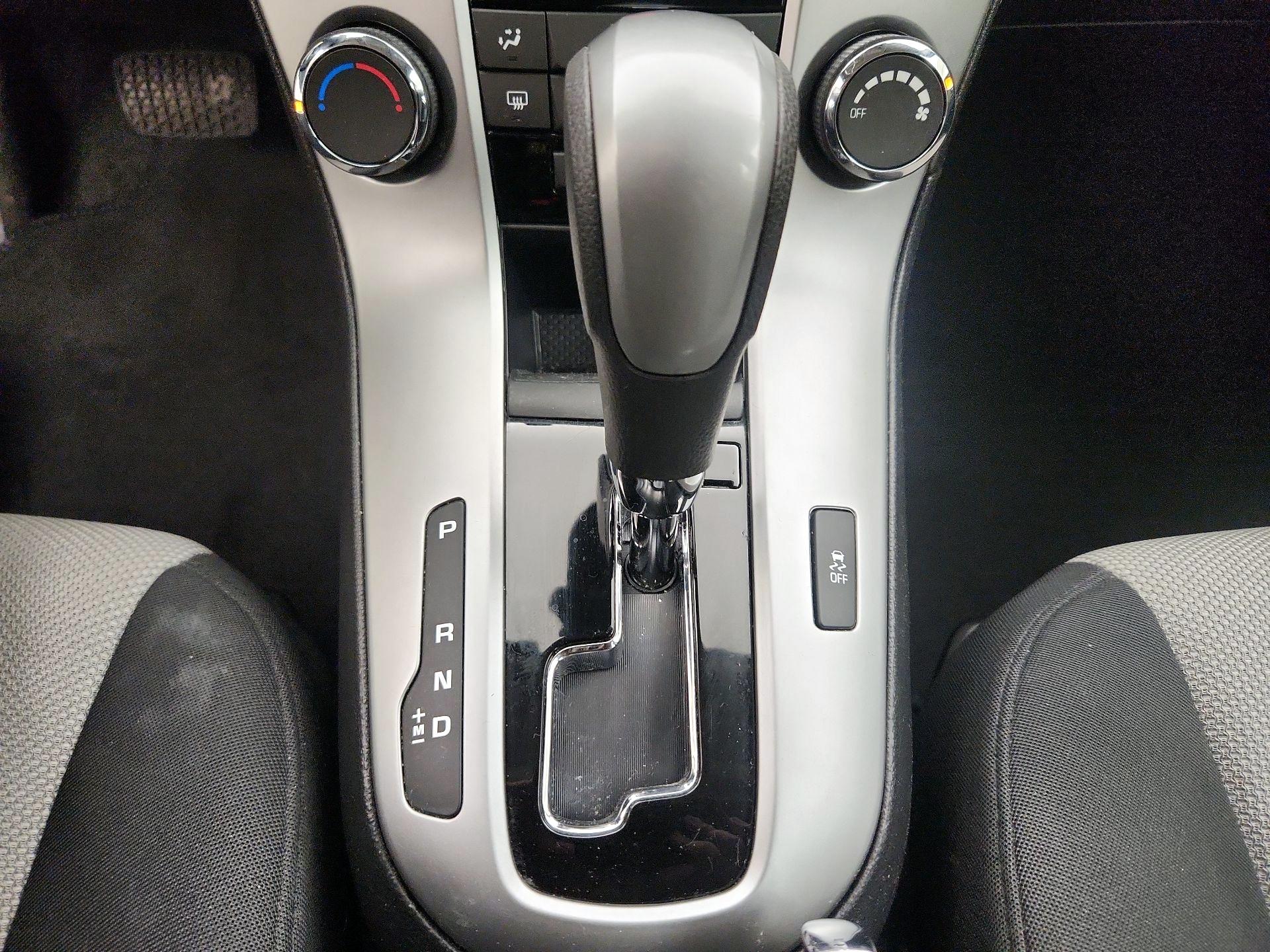 Thumbnail: 2015 Chevrolet Cruze - 16