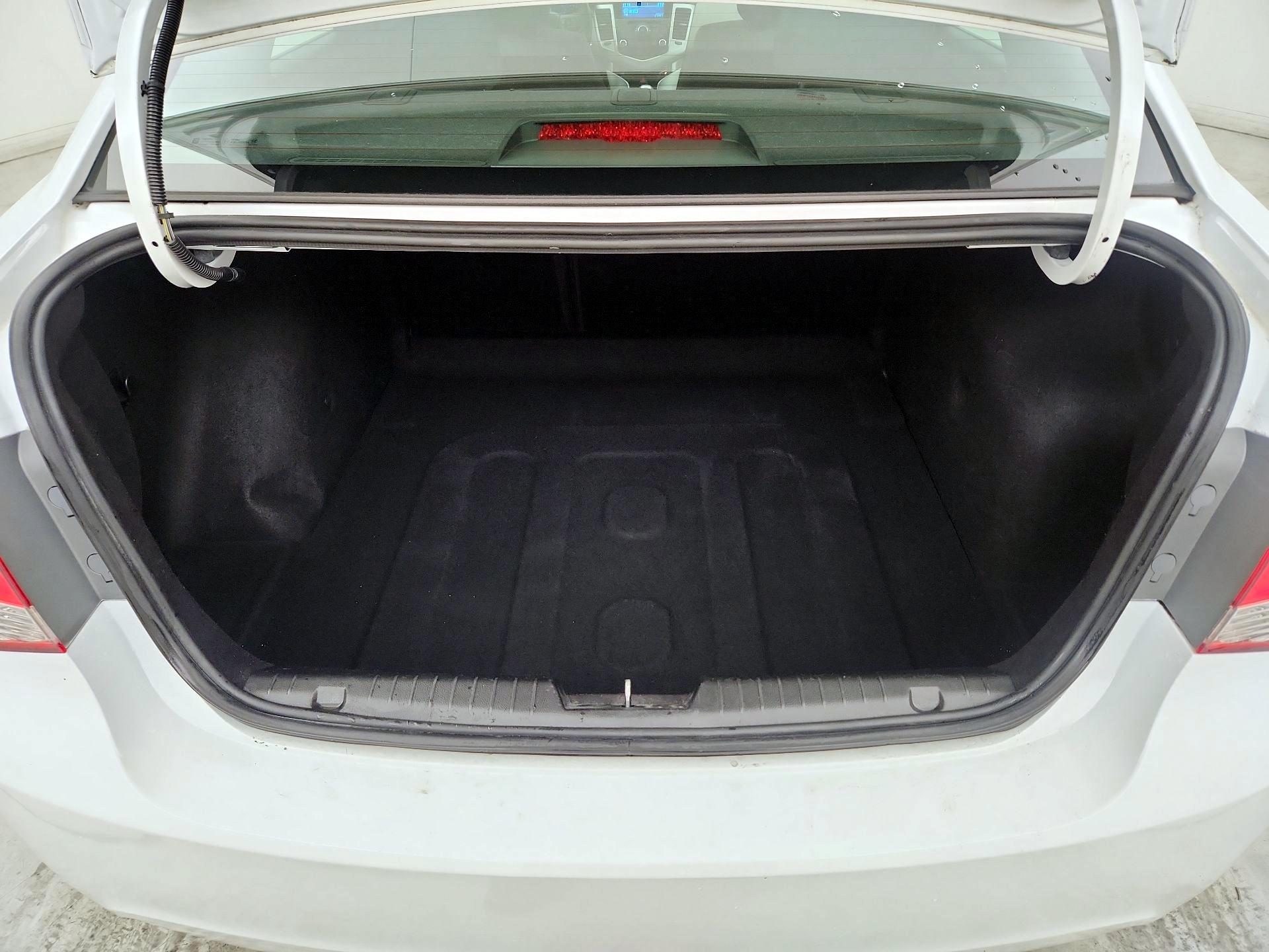 Thumbnail: 2015 Chevrolet Cruze - 19