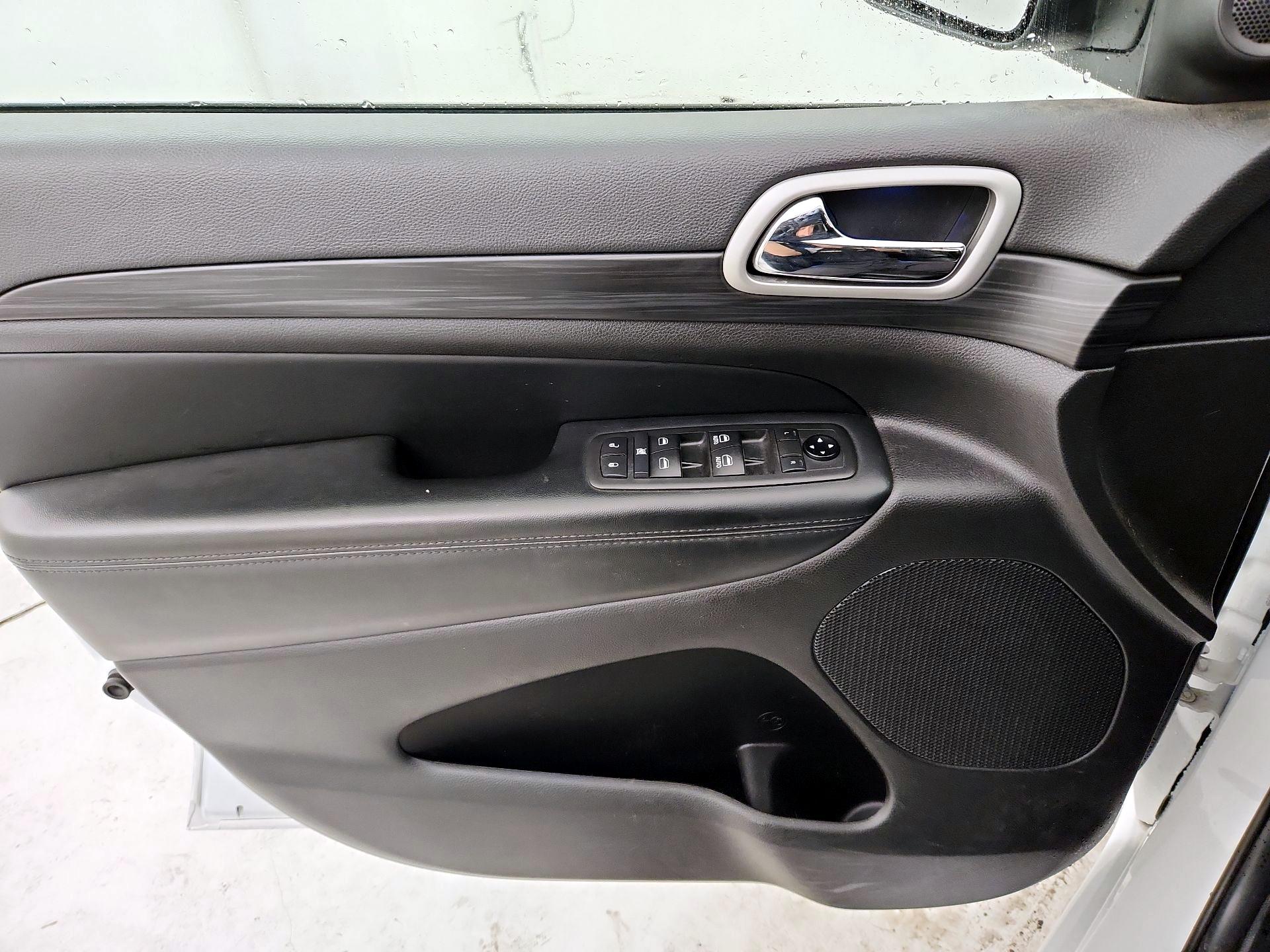 Thumbnail: 2021 Jeep Grand Cherokee - 12