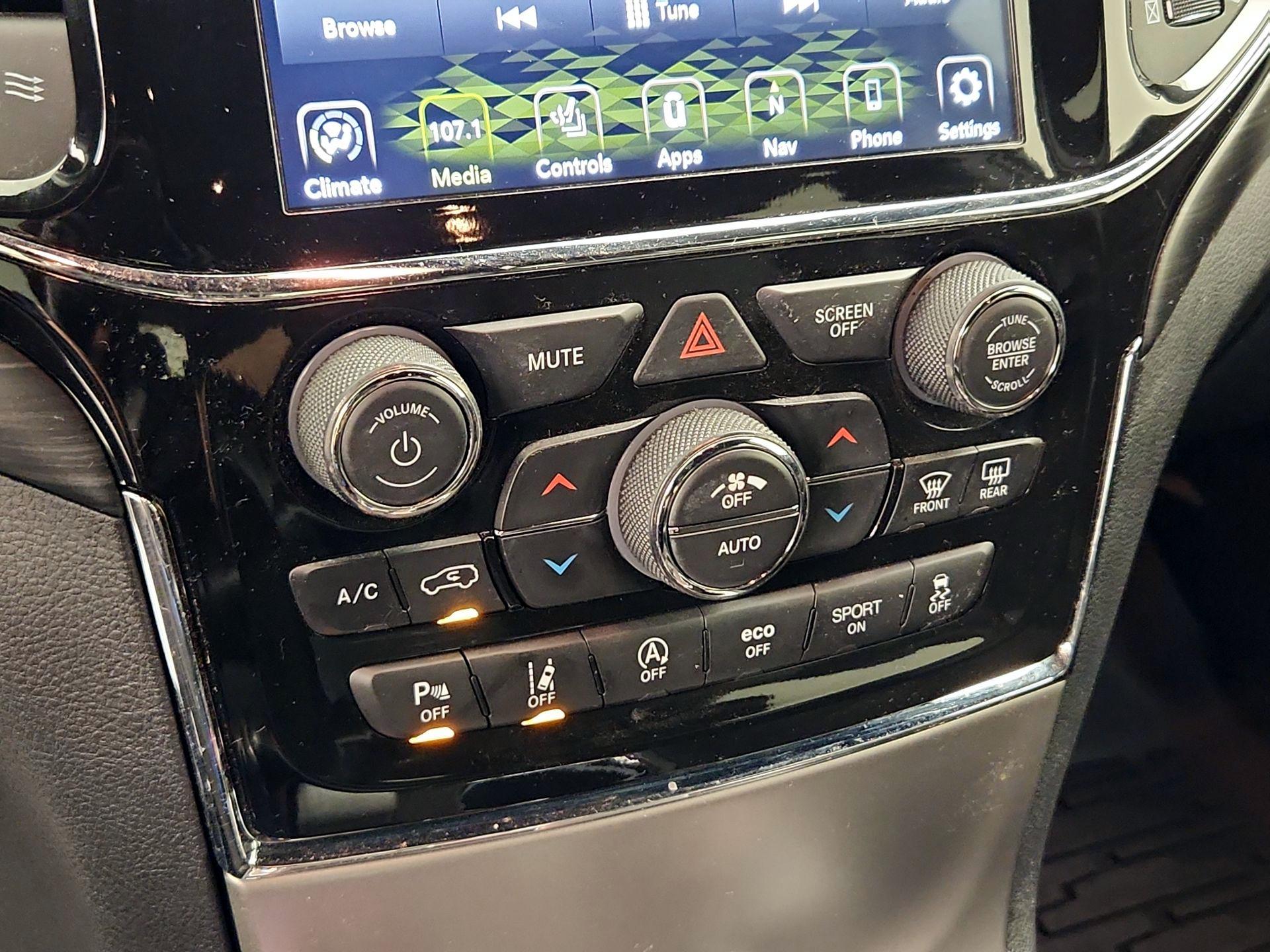 Thumbnail: 2021 Jeep Grand Cherokee - 17