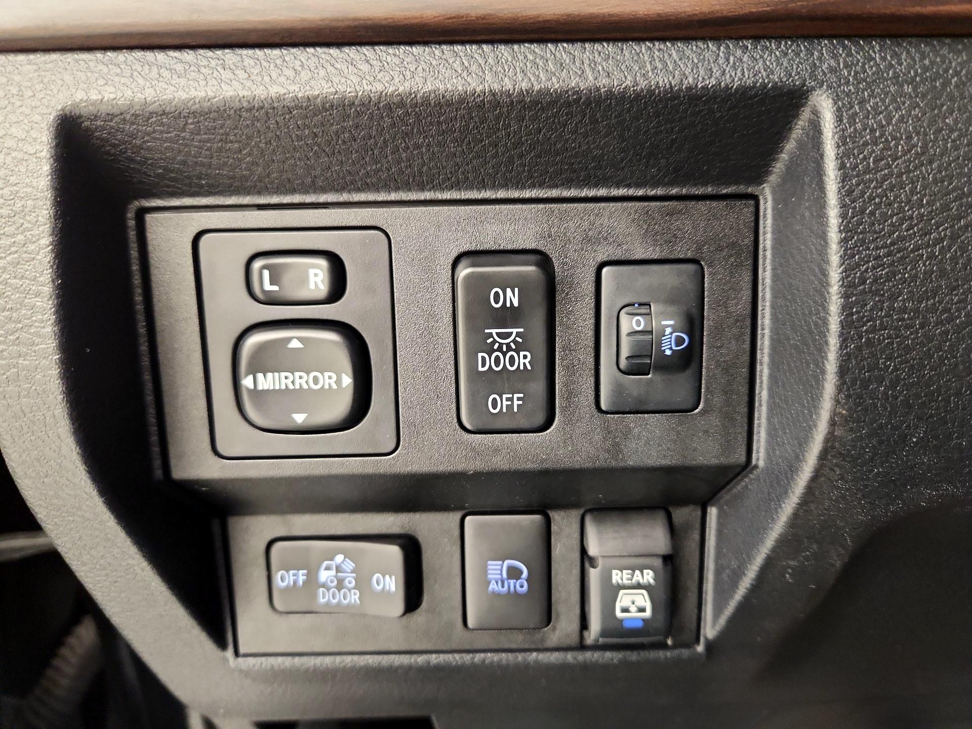 Thumbnail: 2019 Toyota Tundra - 13