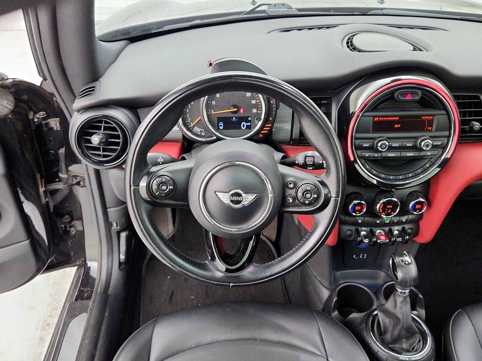 Thumbnail: 2015 MINI Cooper Hardtop - 10