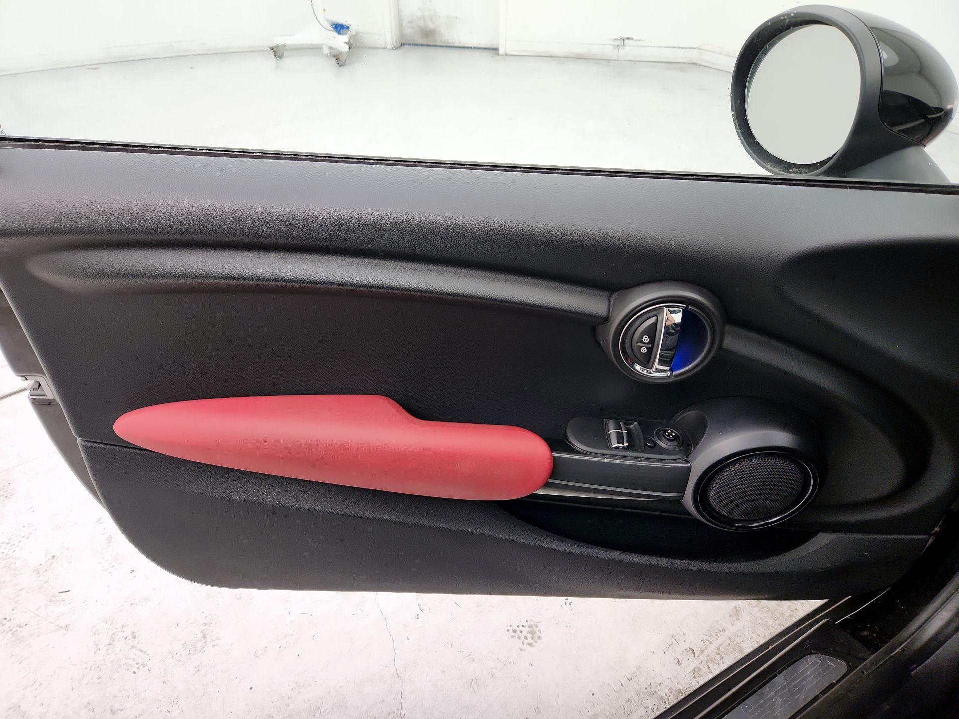 Thumbnail: 2015 MINI Cooper Hardtop - 12