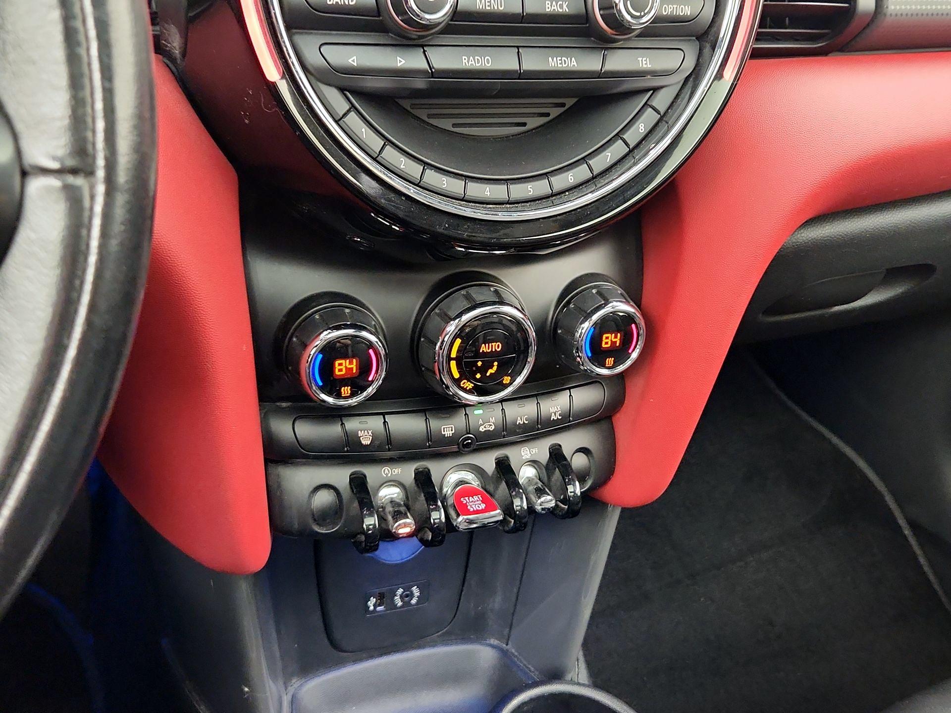 Thumbnail: 2015 MINI Cooper Hardtop - 15