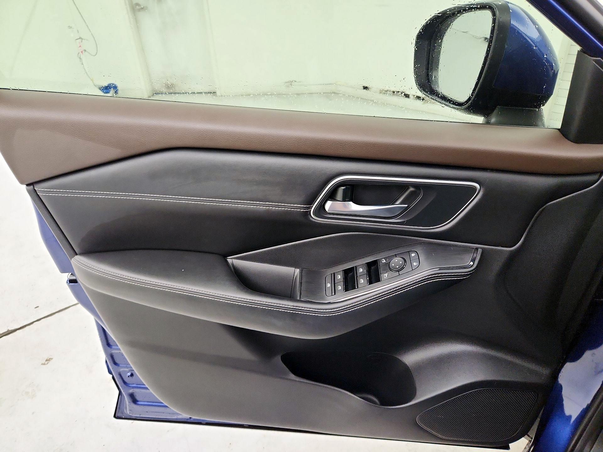 Thumbnail: 2021 Nissan Rogue - 12