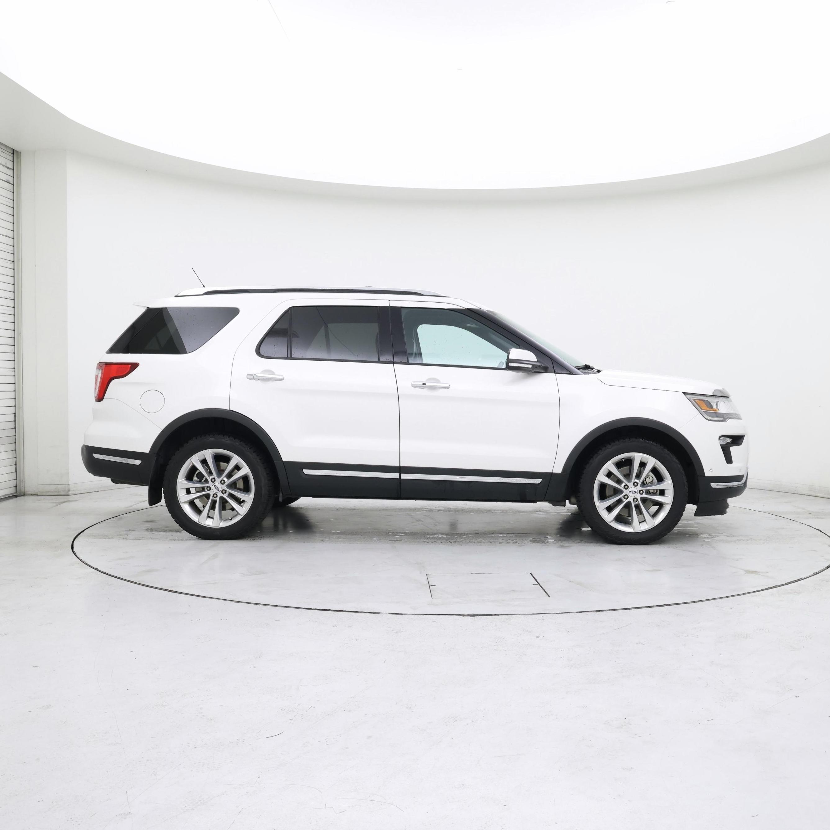 Thumbnail: 2018 Ford Explorer - 7