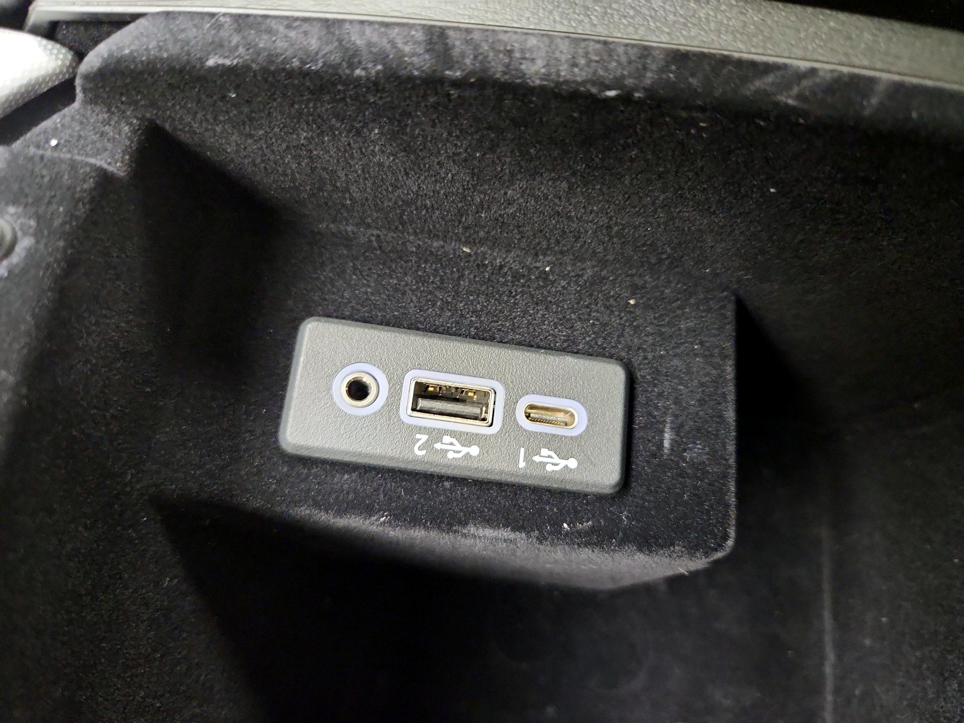 Thumbnail: 2021 INFINITI Q50 - 18