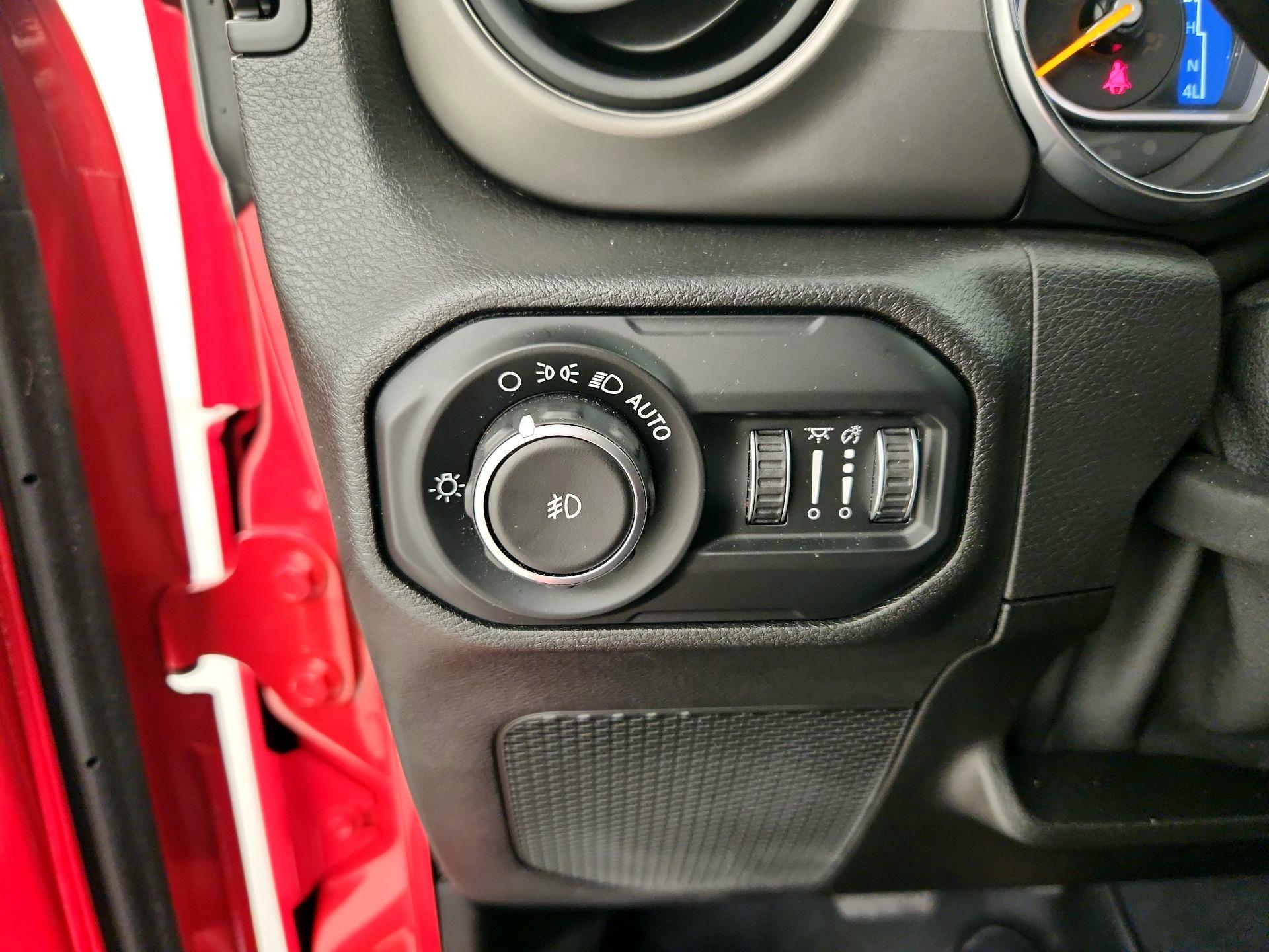 Thumbnail: 2019 Jeep Wrangler - 13