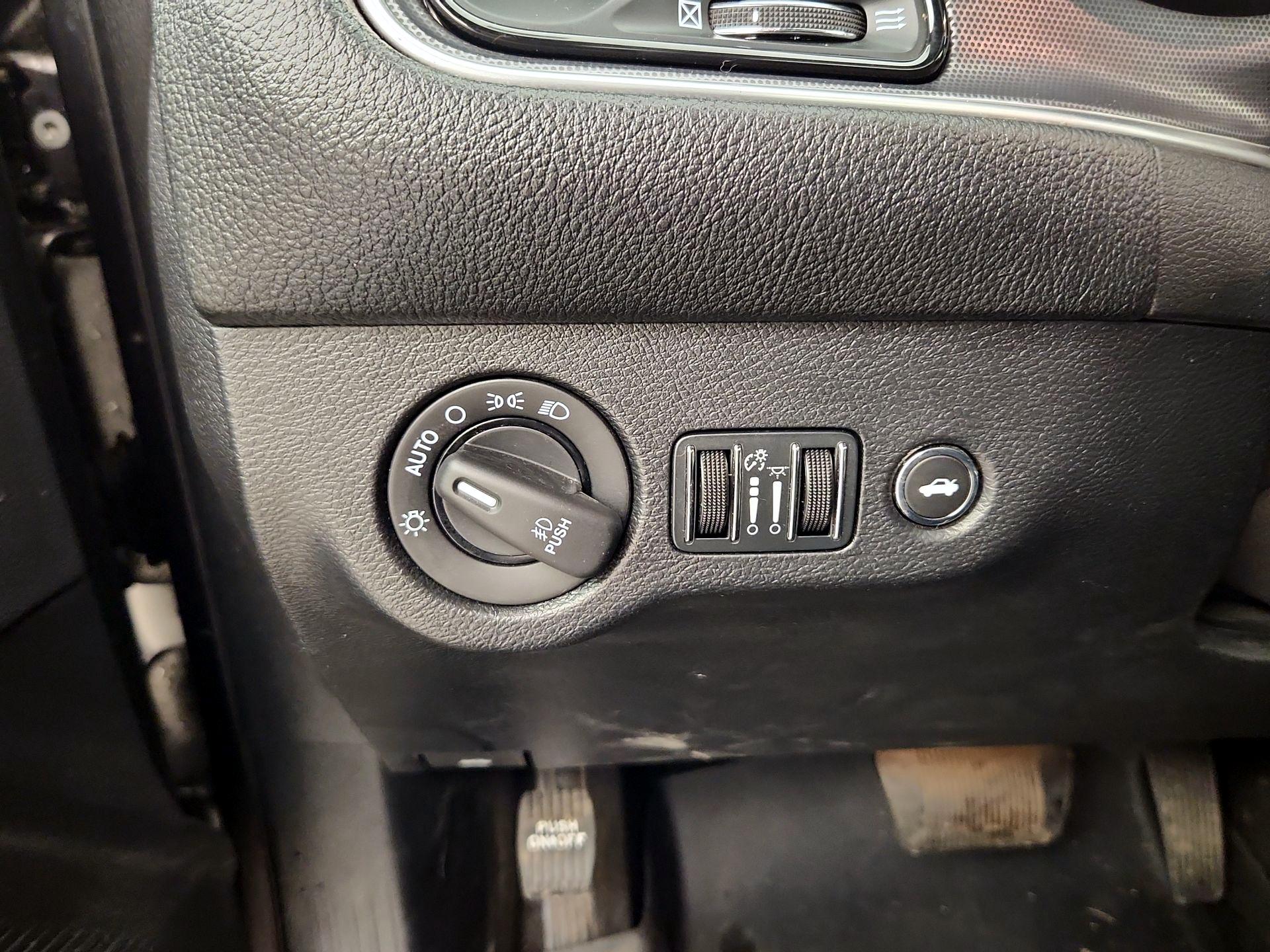 Thumbnail: 2015 Dodge Challenger - 13