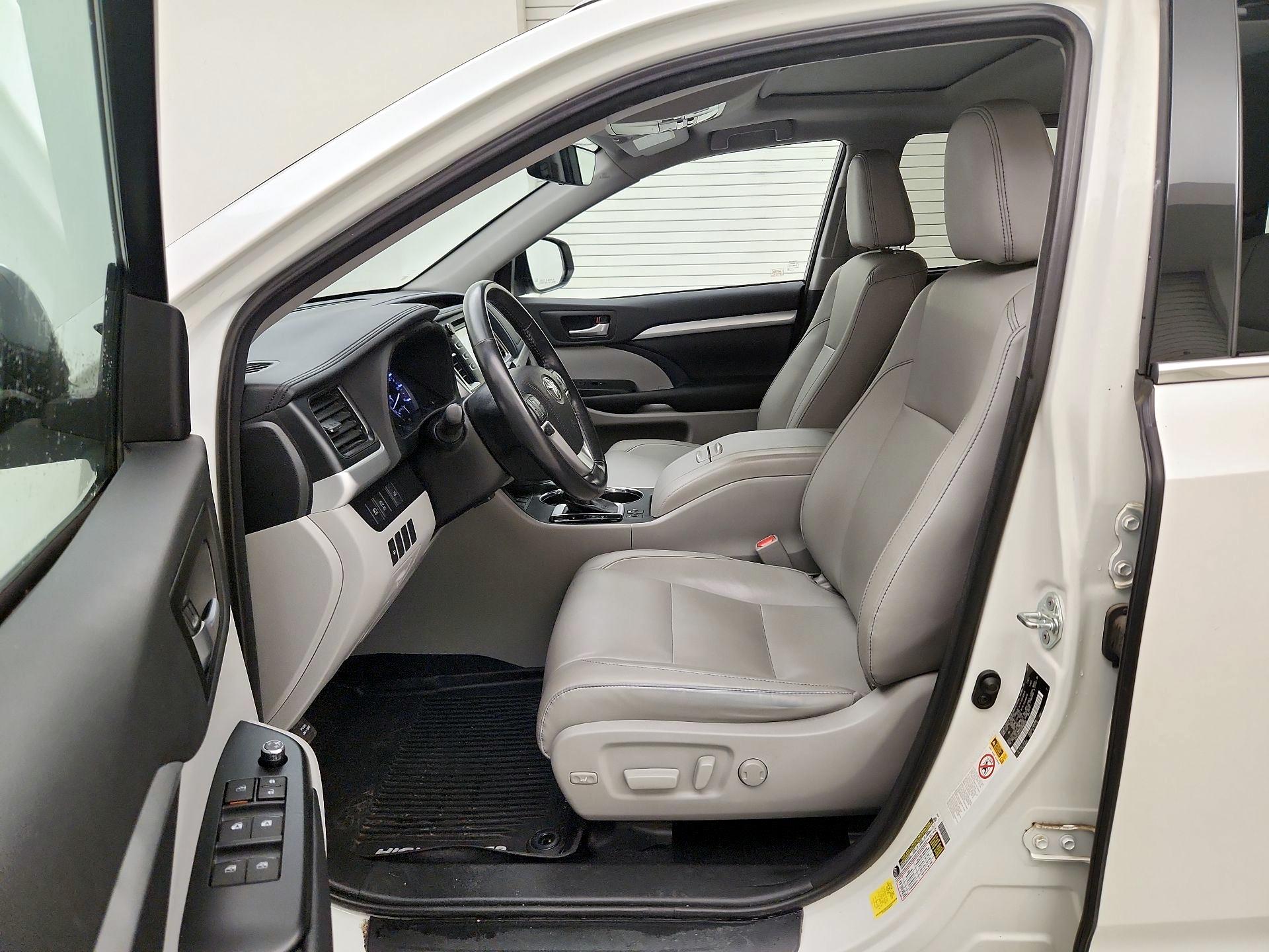 Thumbnail: 2018 Toyota Highlander - 11