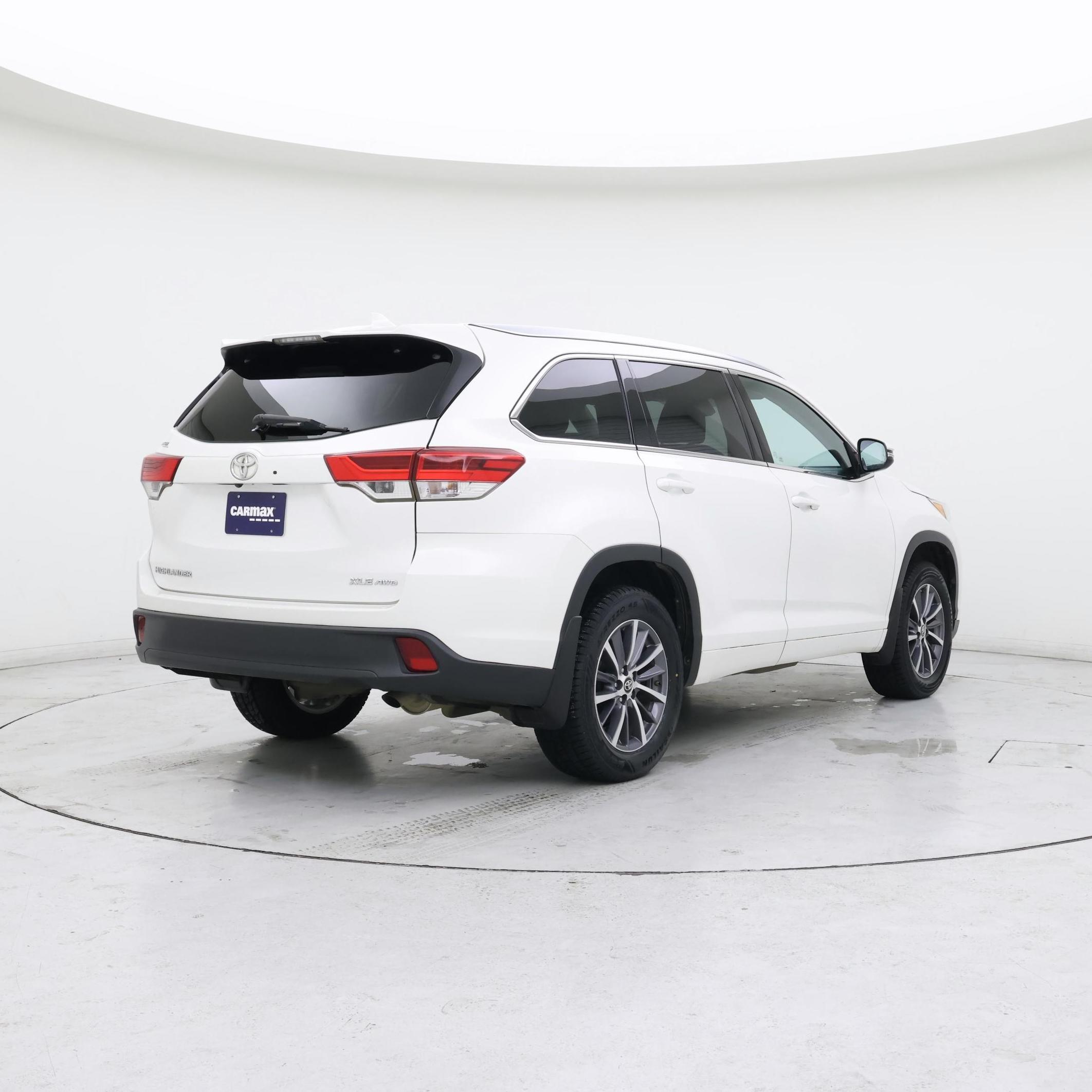 Thumbnail: 2018 Toyota Highlander - 8