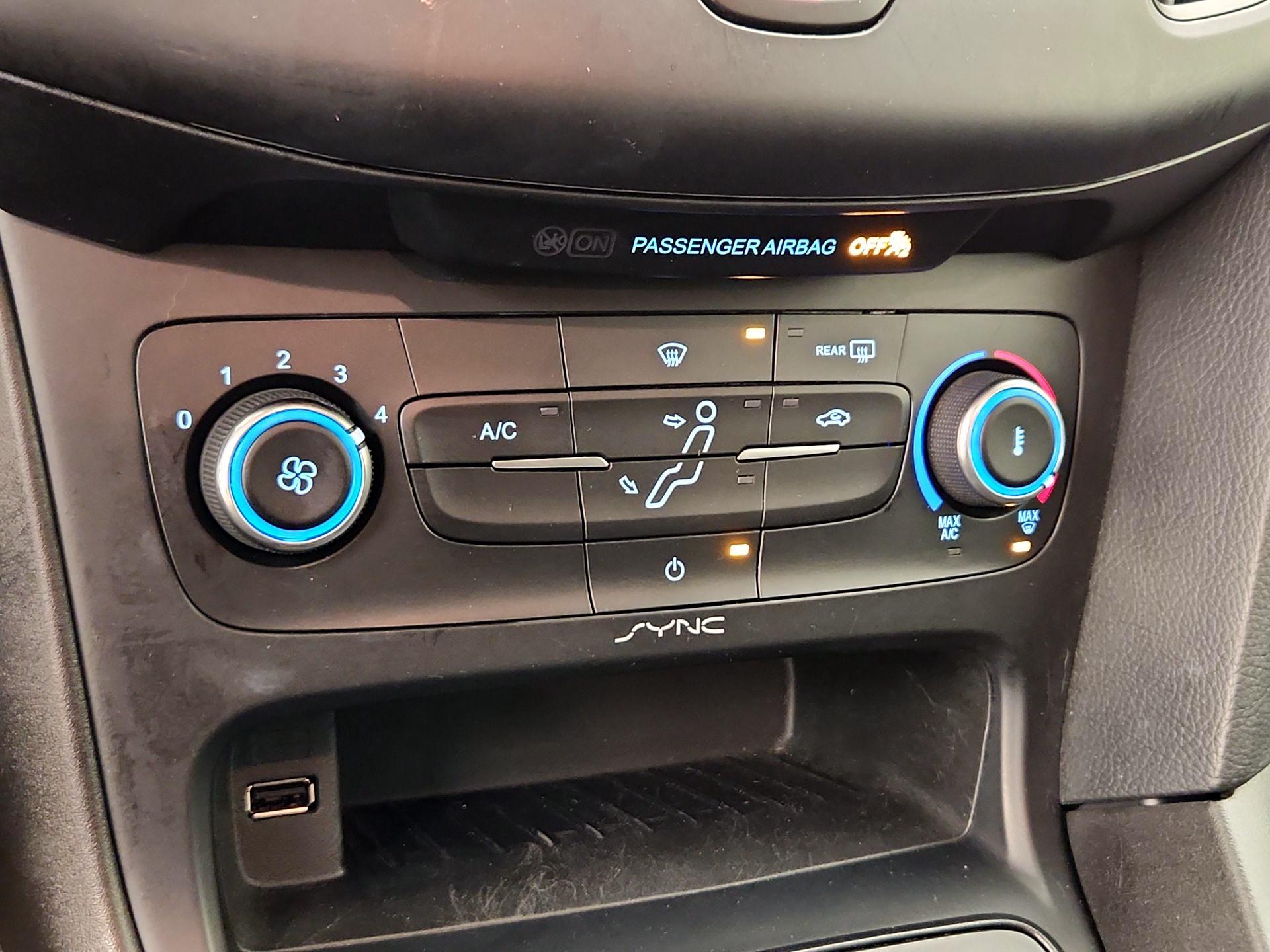 Thumbnail: 2018 Ford Focus - 16