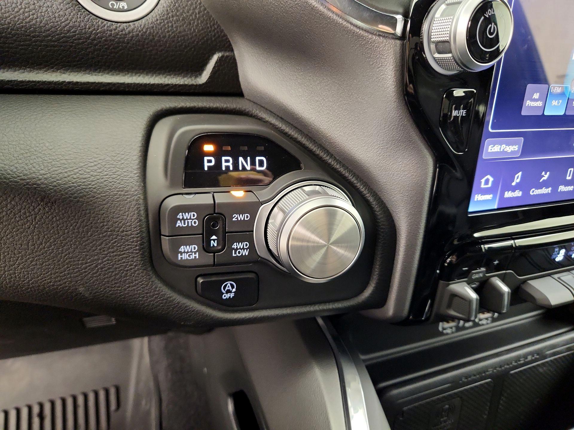 Thumbnail: 2025 RAM 1500 - 18